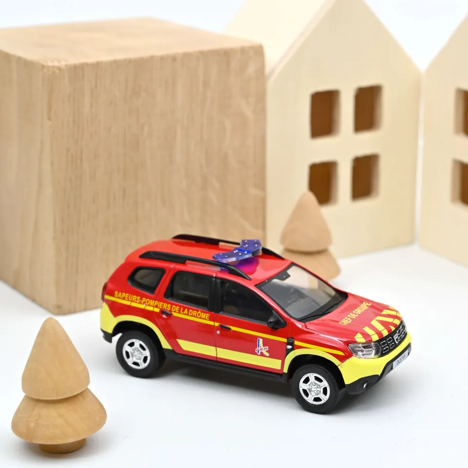norev-dacia-duster-2020-pompiers-chef-de-groupe-modellino-1-43 image 1