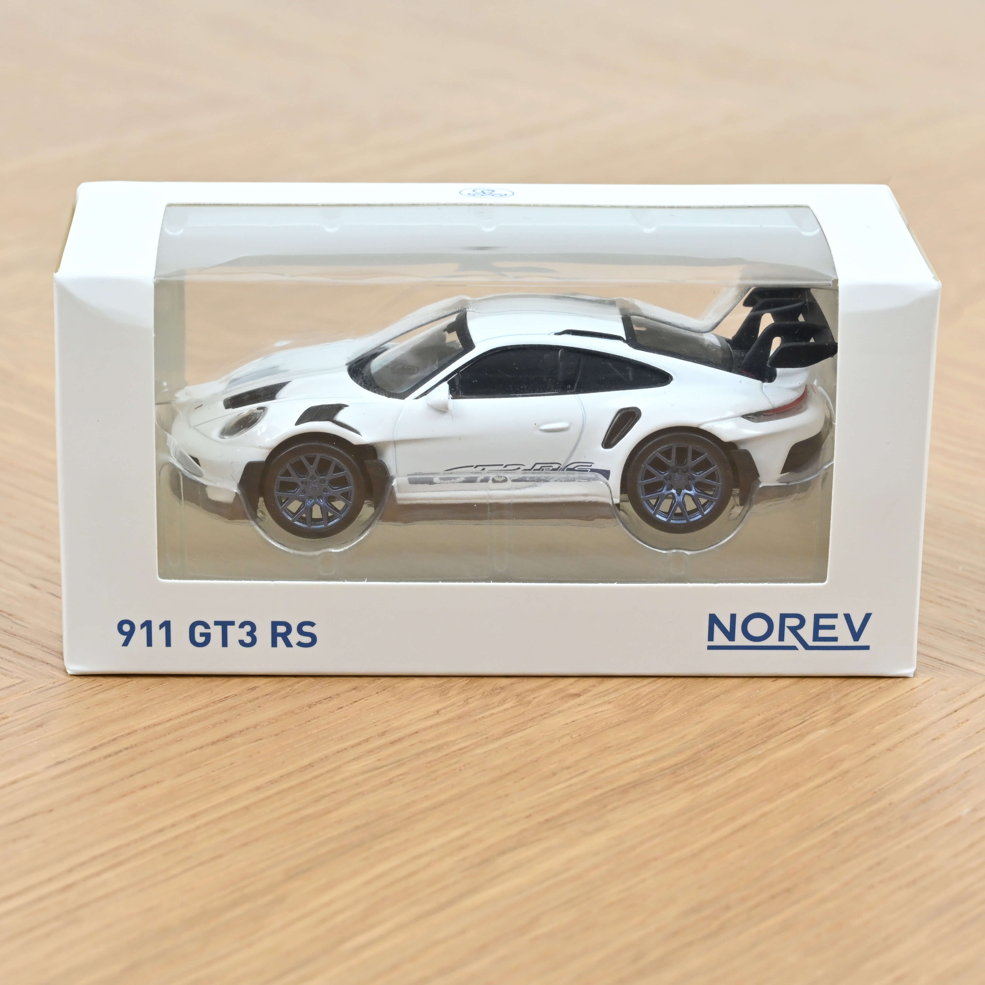 norev-porsche-911-gt3-rs-2022-bianco-e-blu-jet-car-1-43 image 2