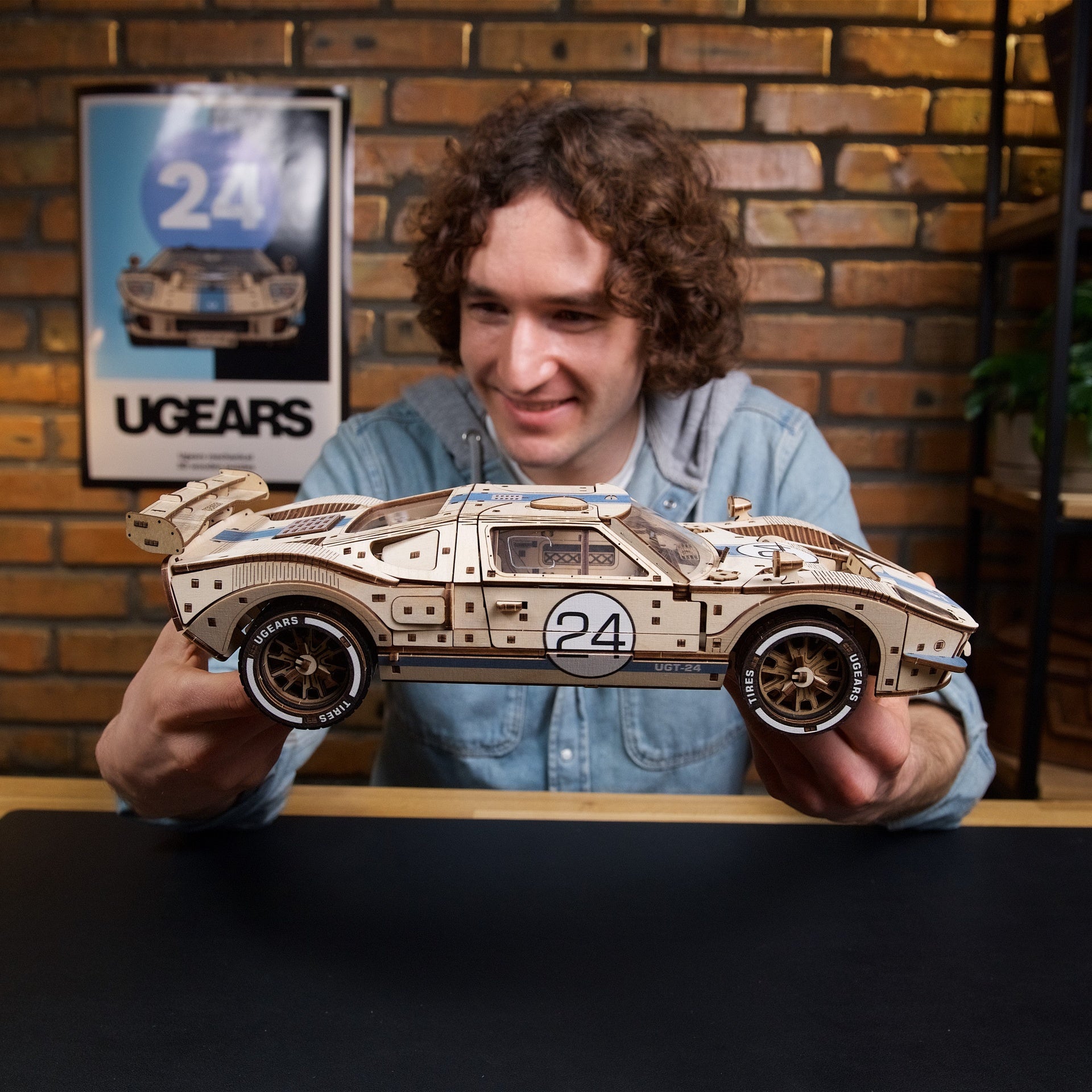 ugears-ugt-24-endurance-racer-auto-sportiva-1-12-da-costruire-in-legno image 7