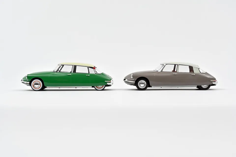 norev-citro-n-ds-19-1959-marrone-e-bianco-carrara-1-18-modellino-auto image 1