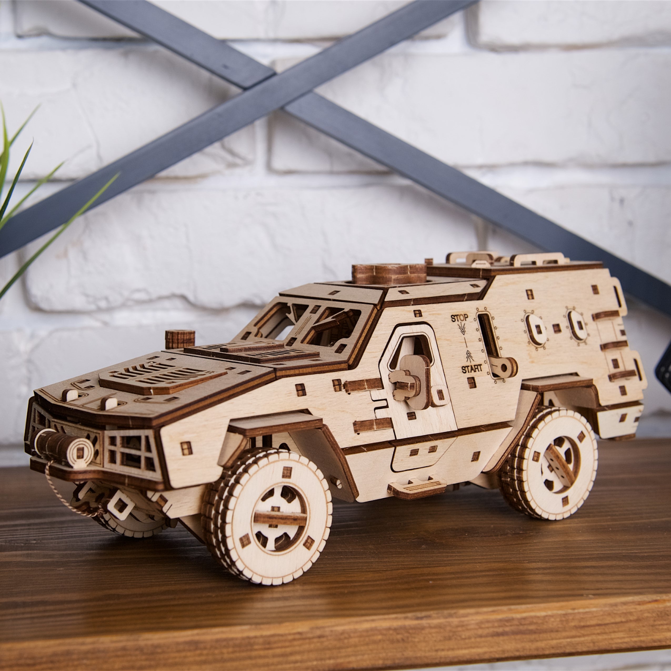 ugears-dozor-b-combat-vehicle-kit-meccanico-in-legno-assemblabile-veicolo-corazz image 8
