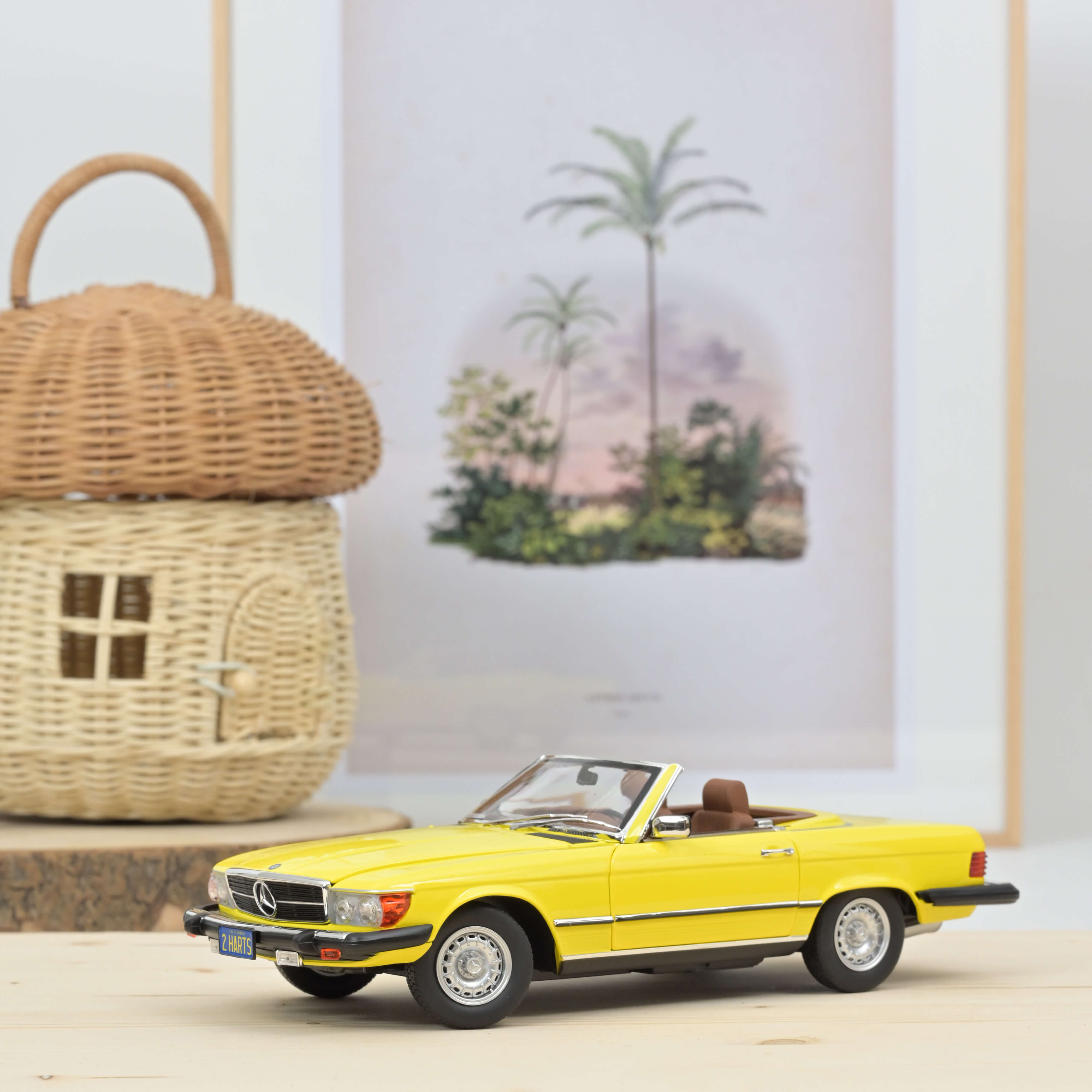 norev-mercedes-benz-450-sl-versione-us-1979-gialla-automodello-1-18 image 2