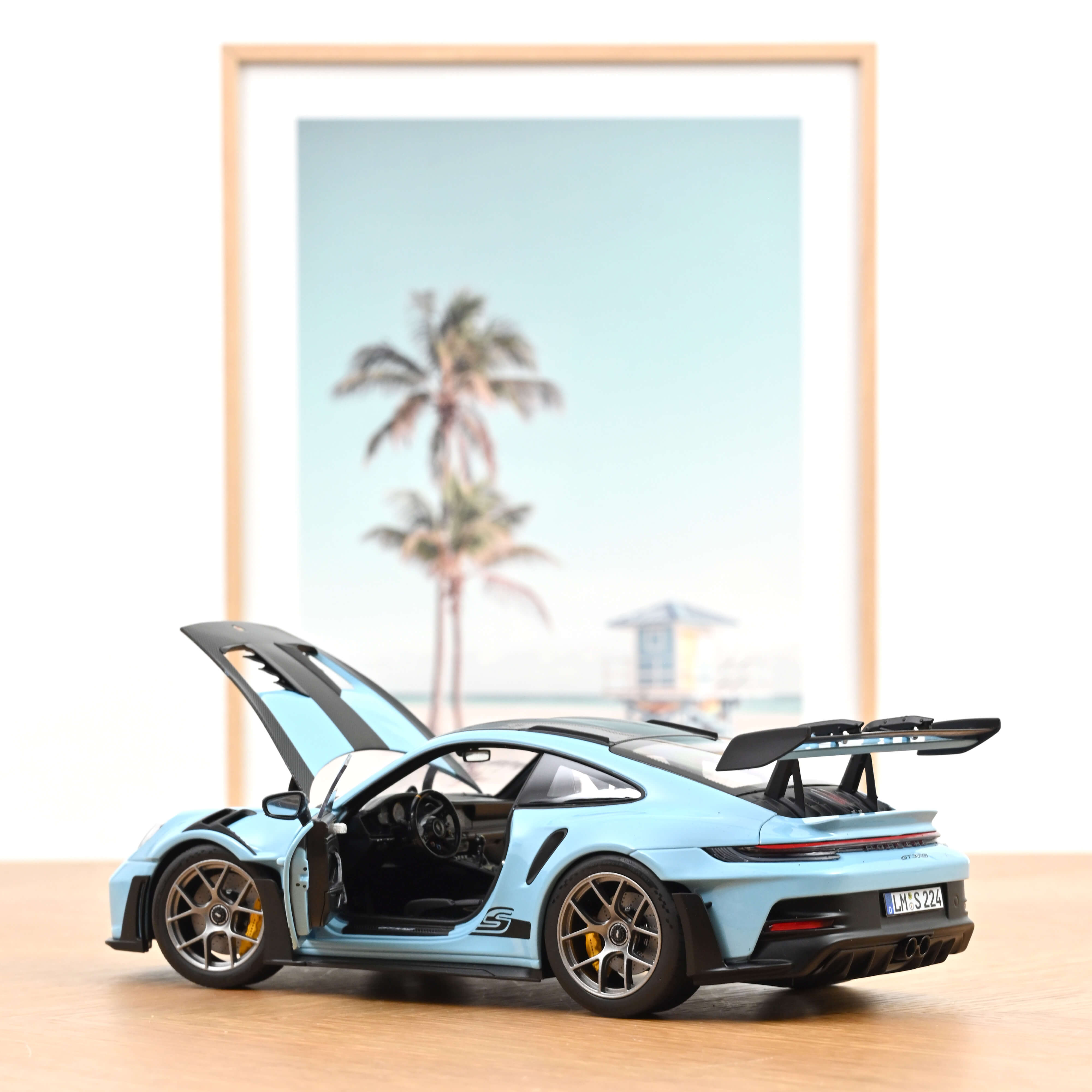 norev-porsche-911-gt3-rs-pack-weissach-2022-blu-gulf-1-18 image 2