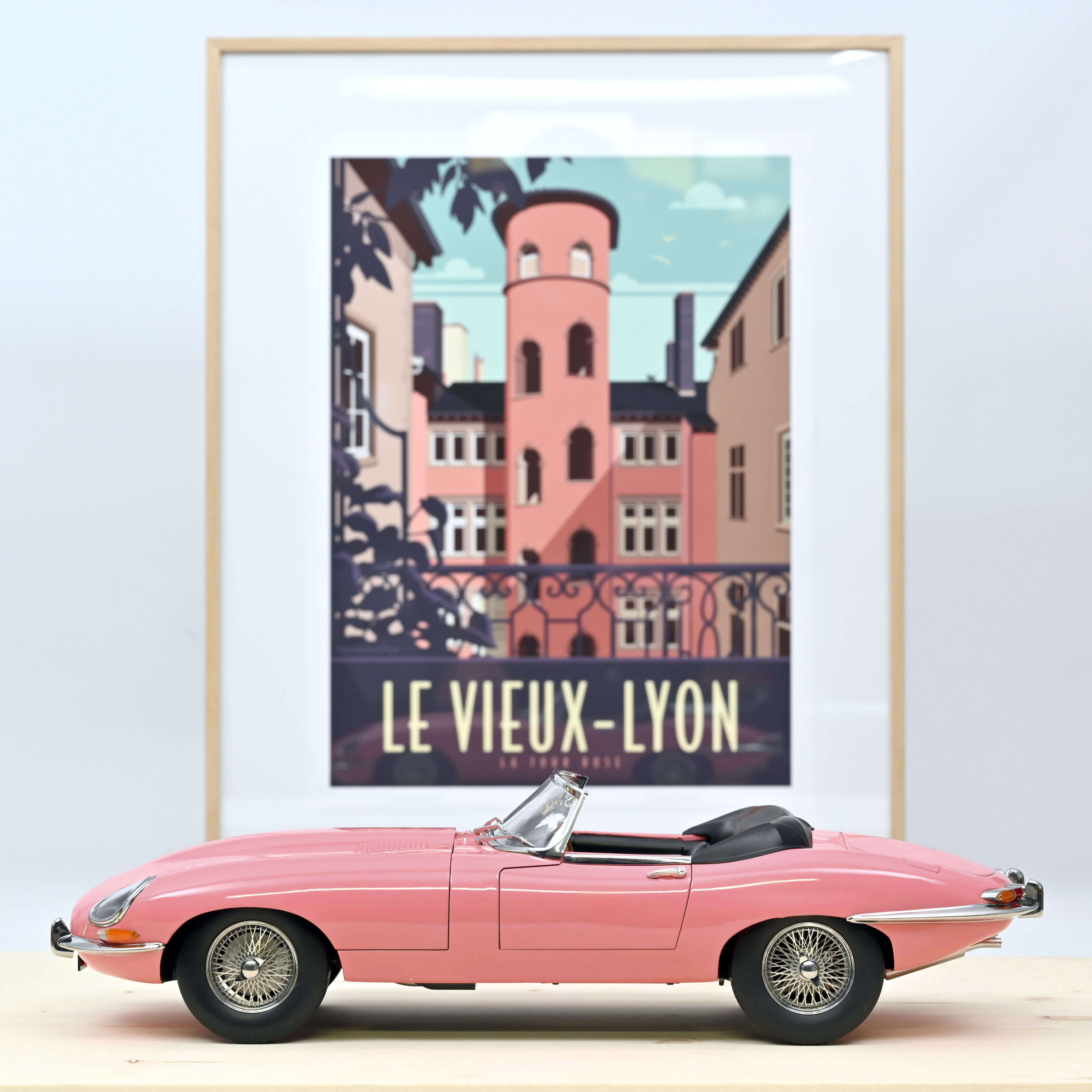 norev-jaguar-e-type-cabriolet-1962-rosa-1-12-edizione-limitata-300-pz-modellino- image 2