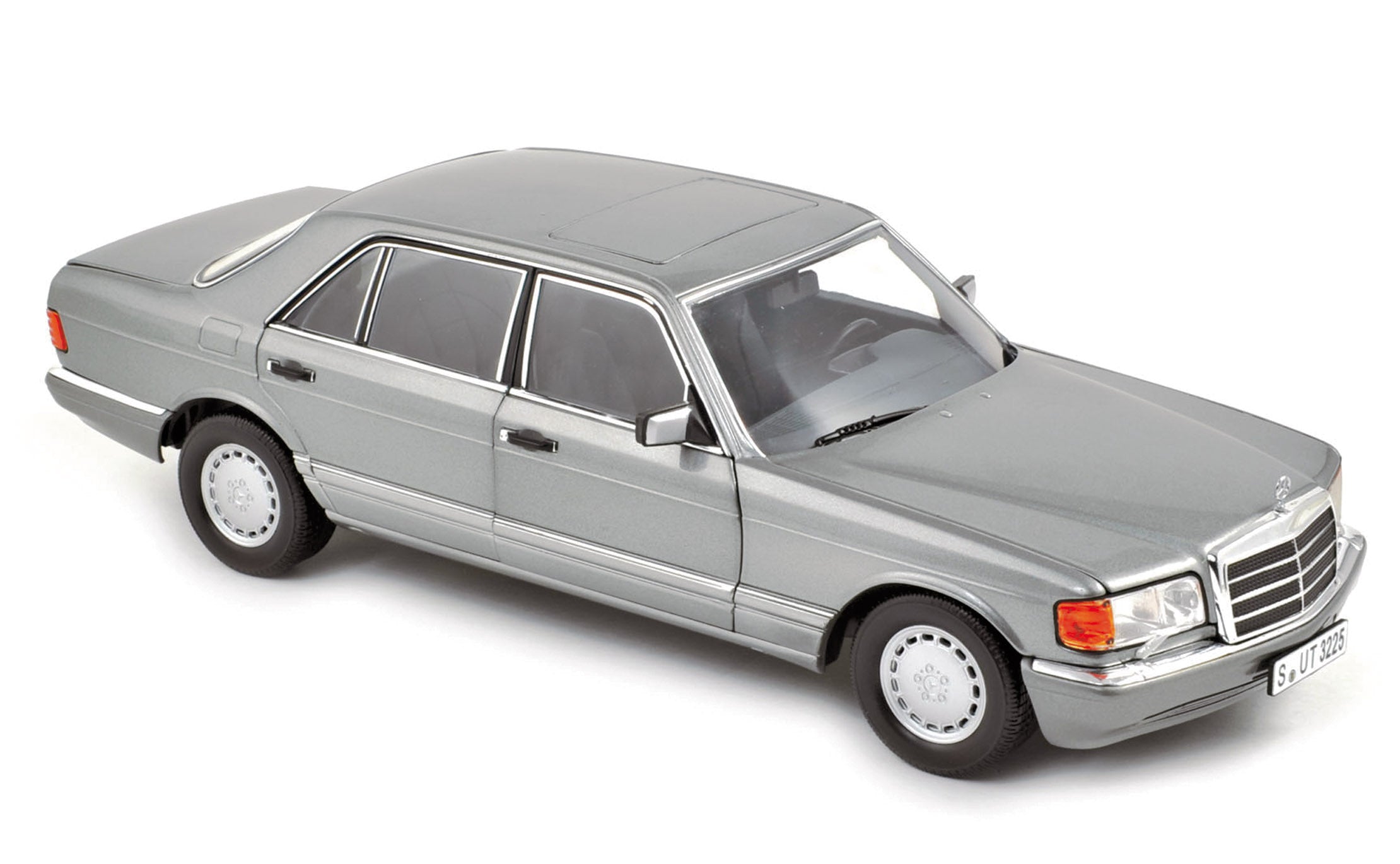 norev-mercedes-benz-560-sel-1985-grigio-scuro-metallizzato-1-18-youngtimer-die-c image 1