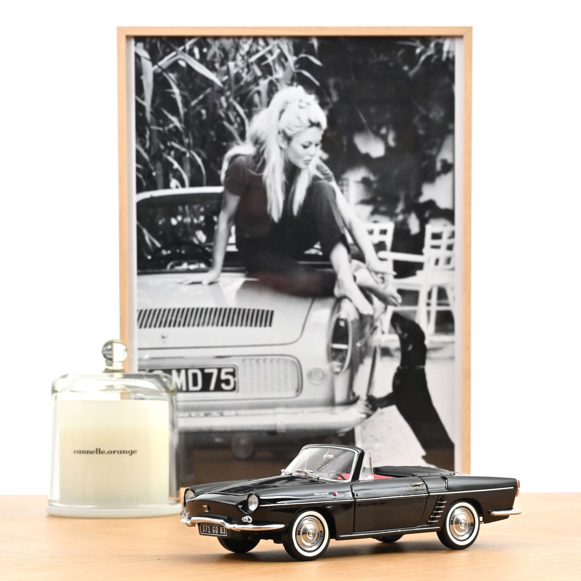 norev-renault-floride-1961-nera-1-18 image 1