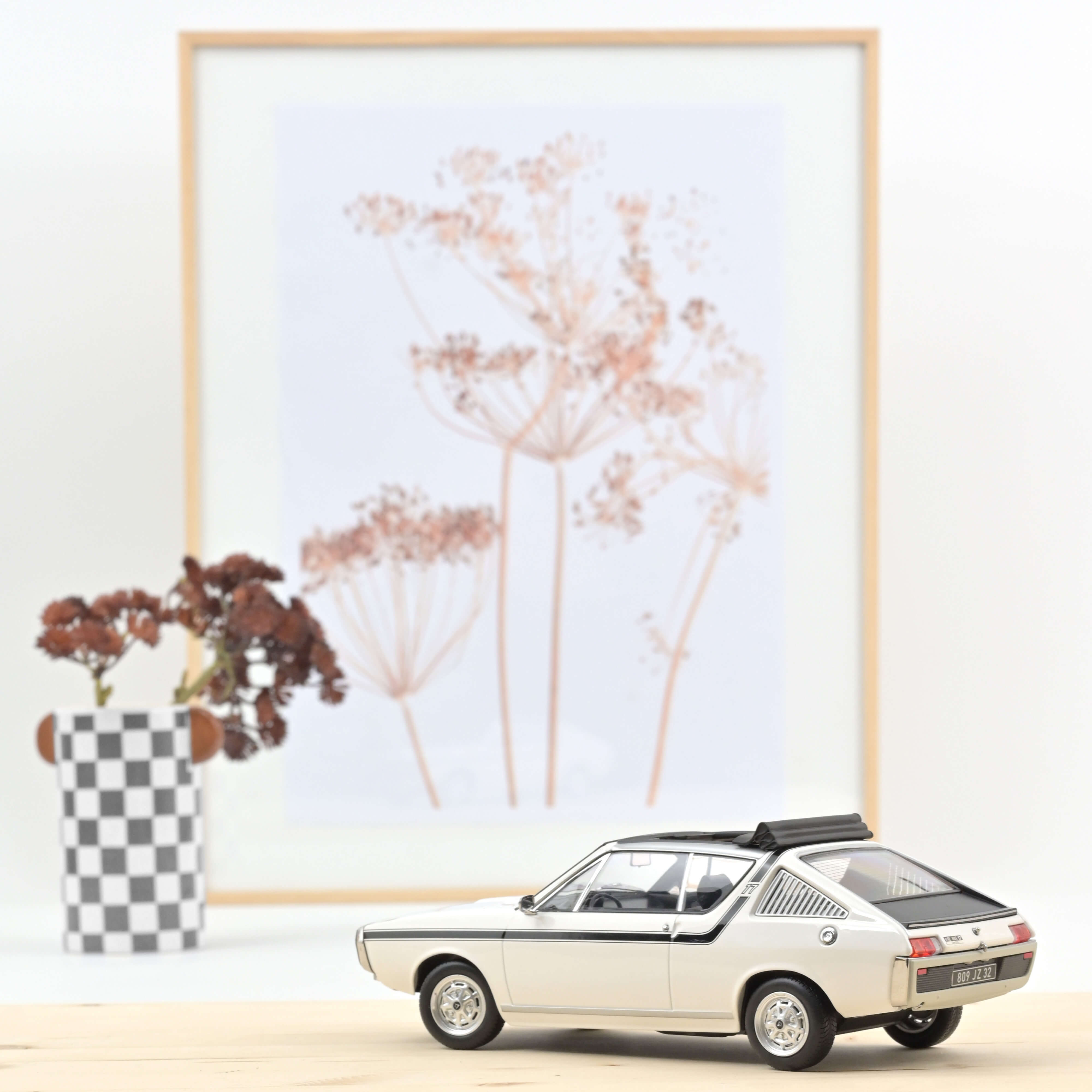 norev-renault-17-gordini-d-couvrable-1975-modellino-auto-1-18-bianco-300-pezzi image 2