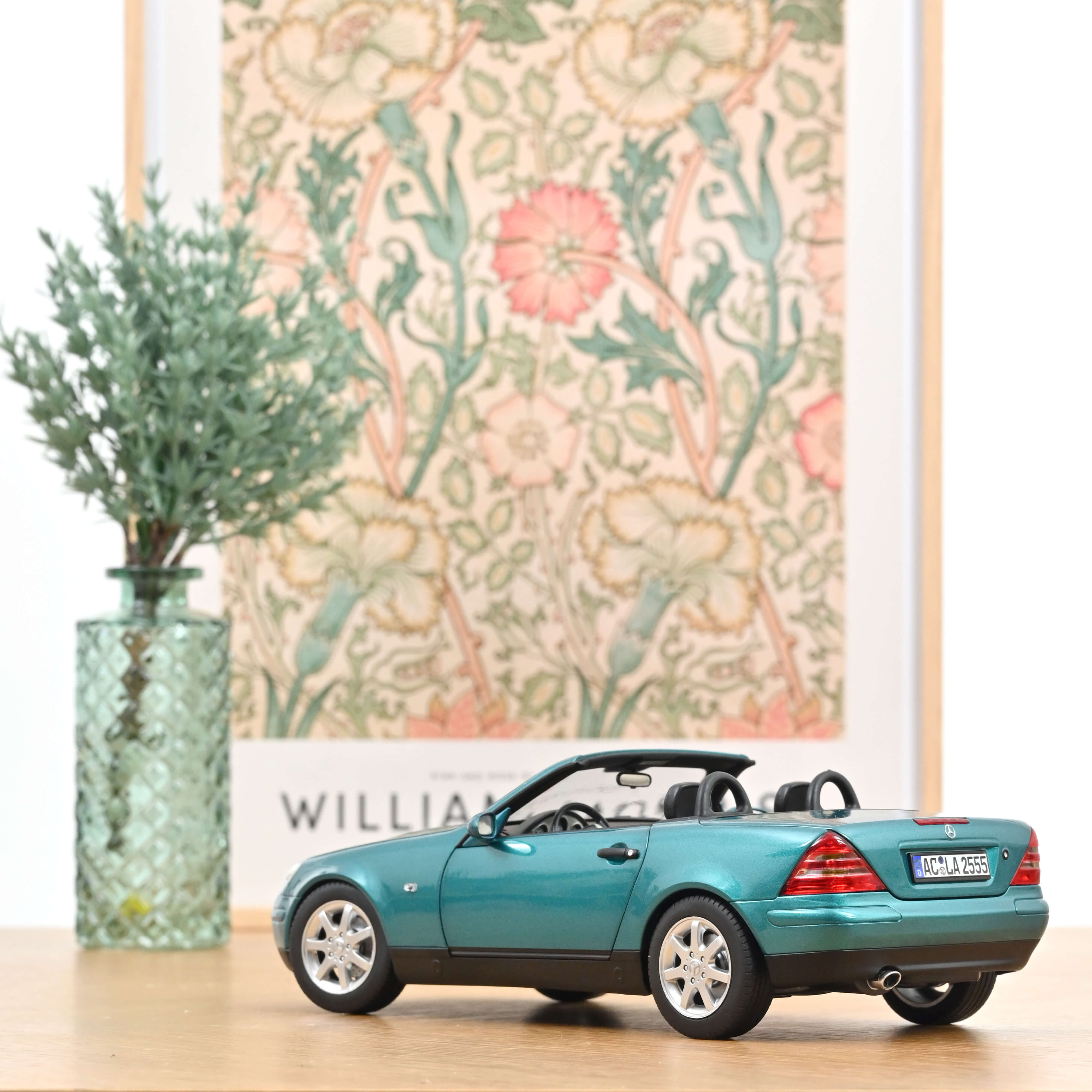 norev-mercedes-benz-slk-1996-verde-vivianit-1-18 image 4