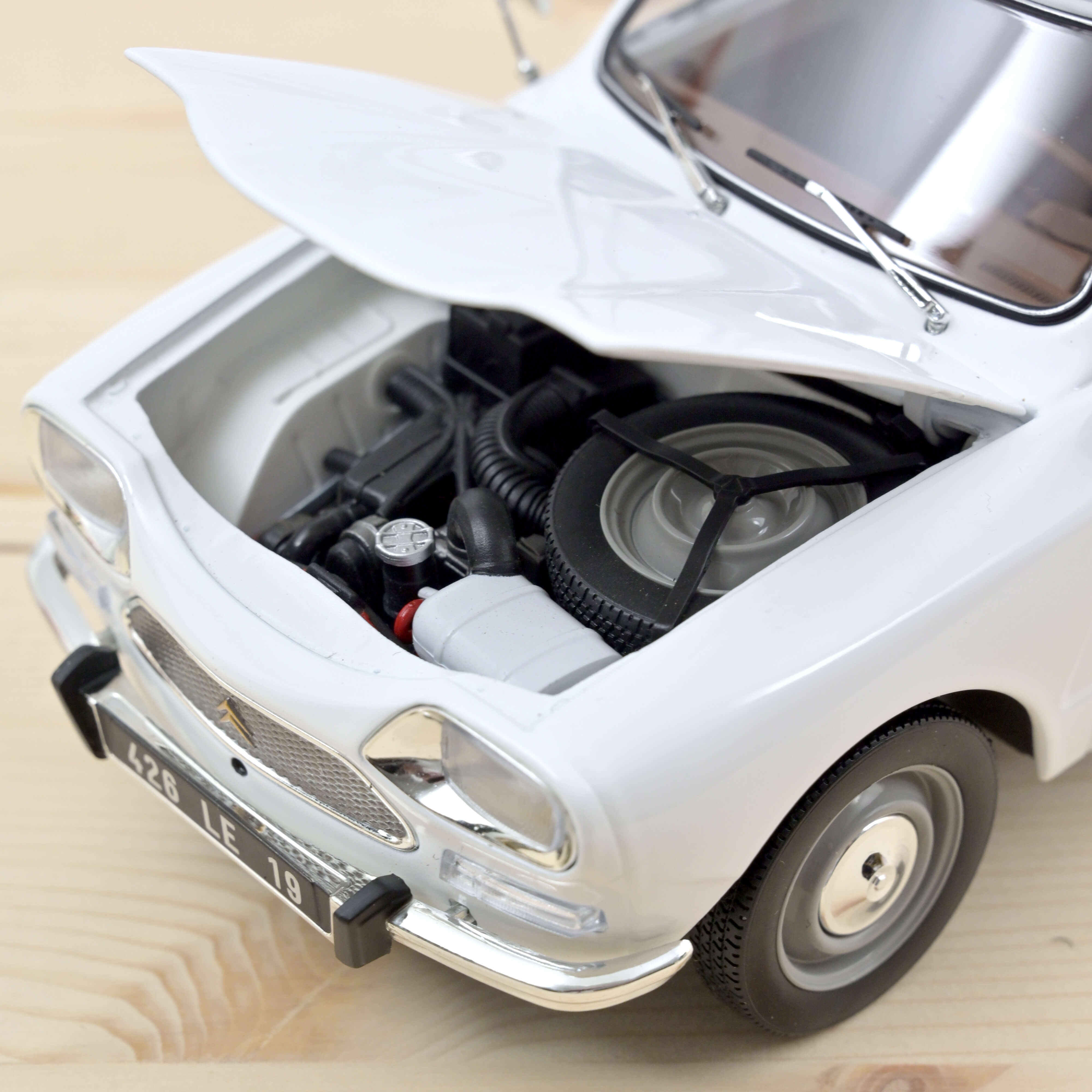 norev-citro-n-ami-8-break-1975-modellino-auto-1-18-bianco-300-pz image 3