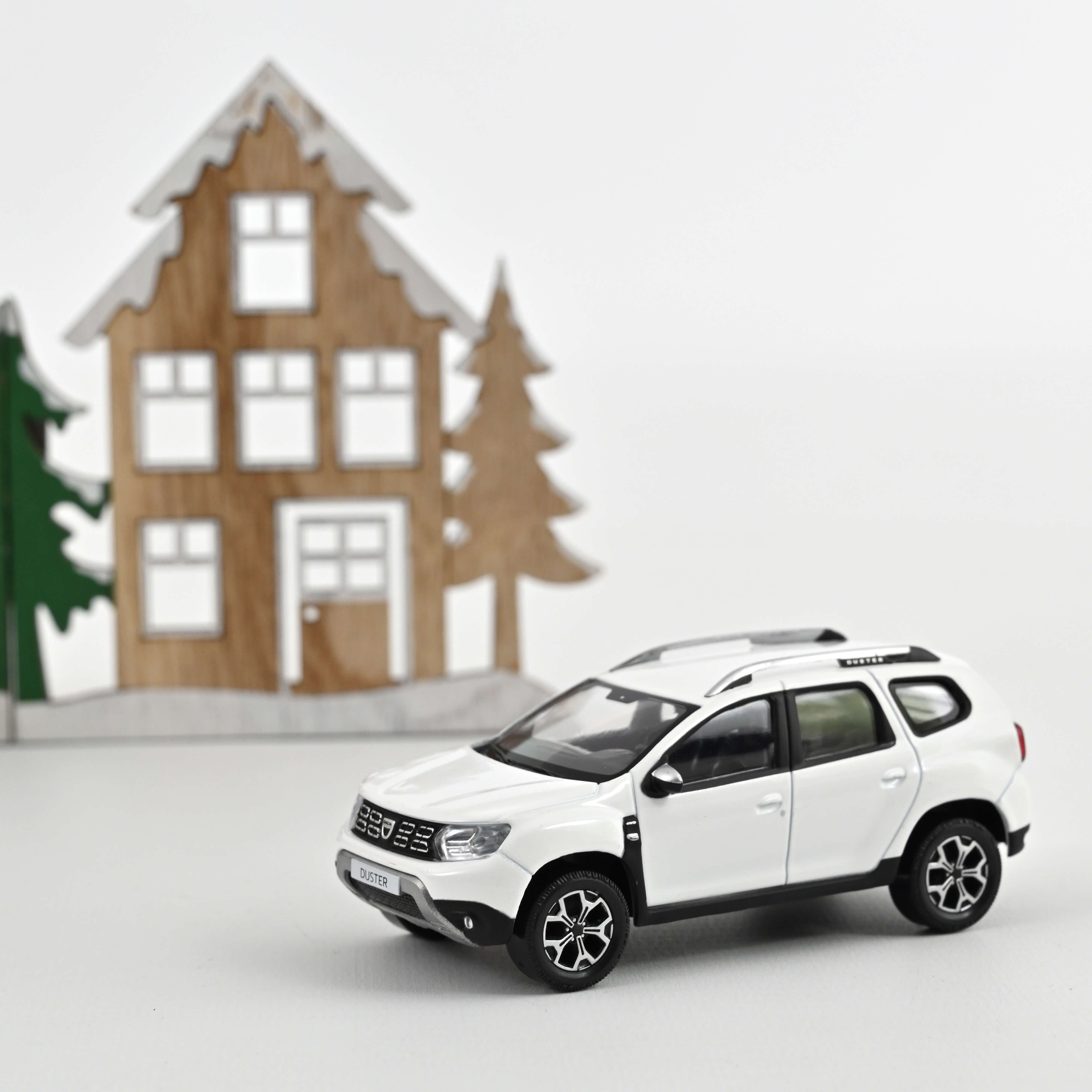 norev-dacia-duster-2020-modellino-1-43-blanc-glacier image 1