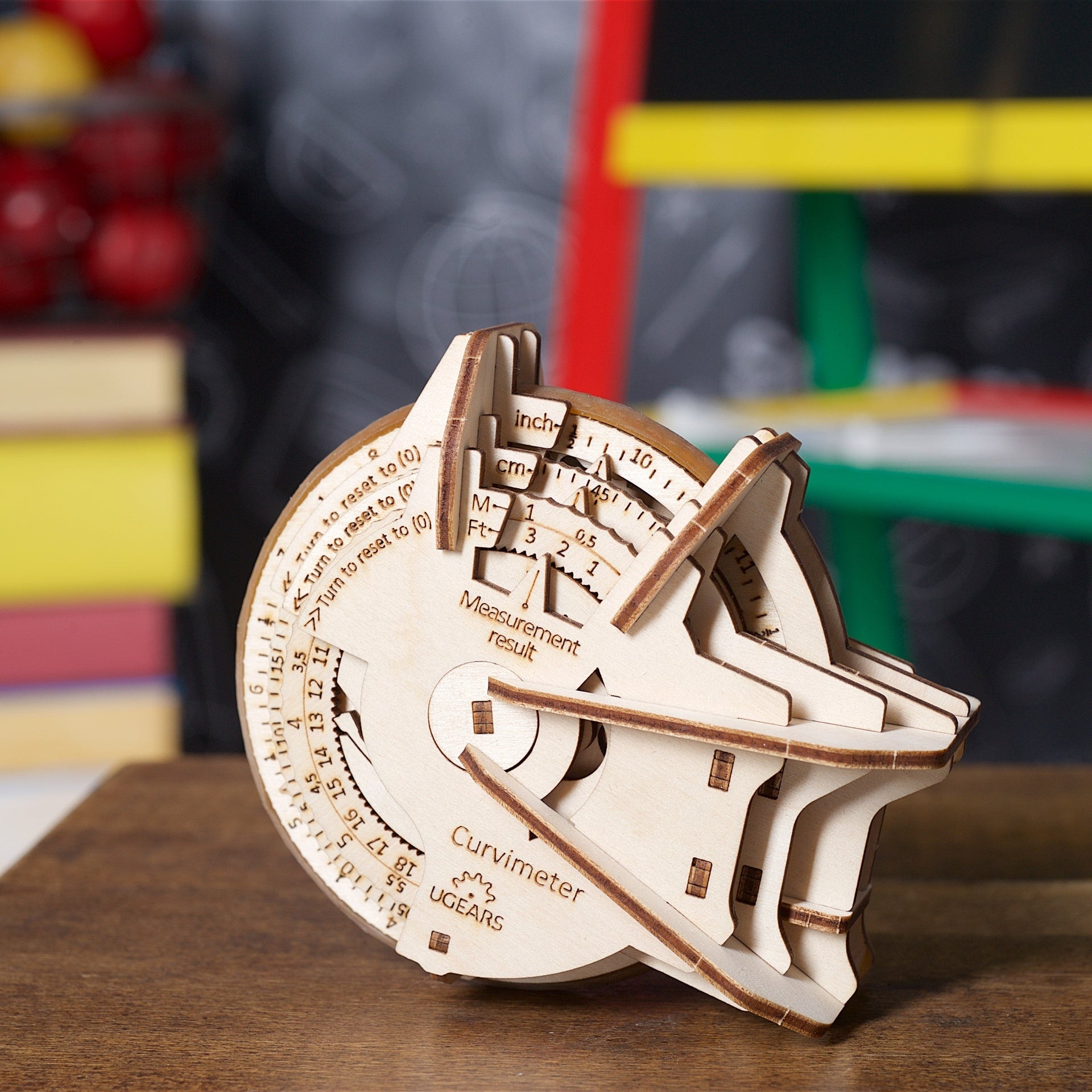 ugears-curvimeter-opisometro-meccanico-da-costruire image 8