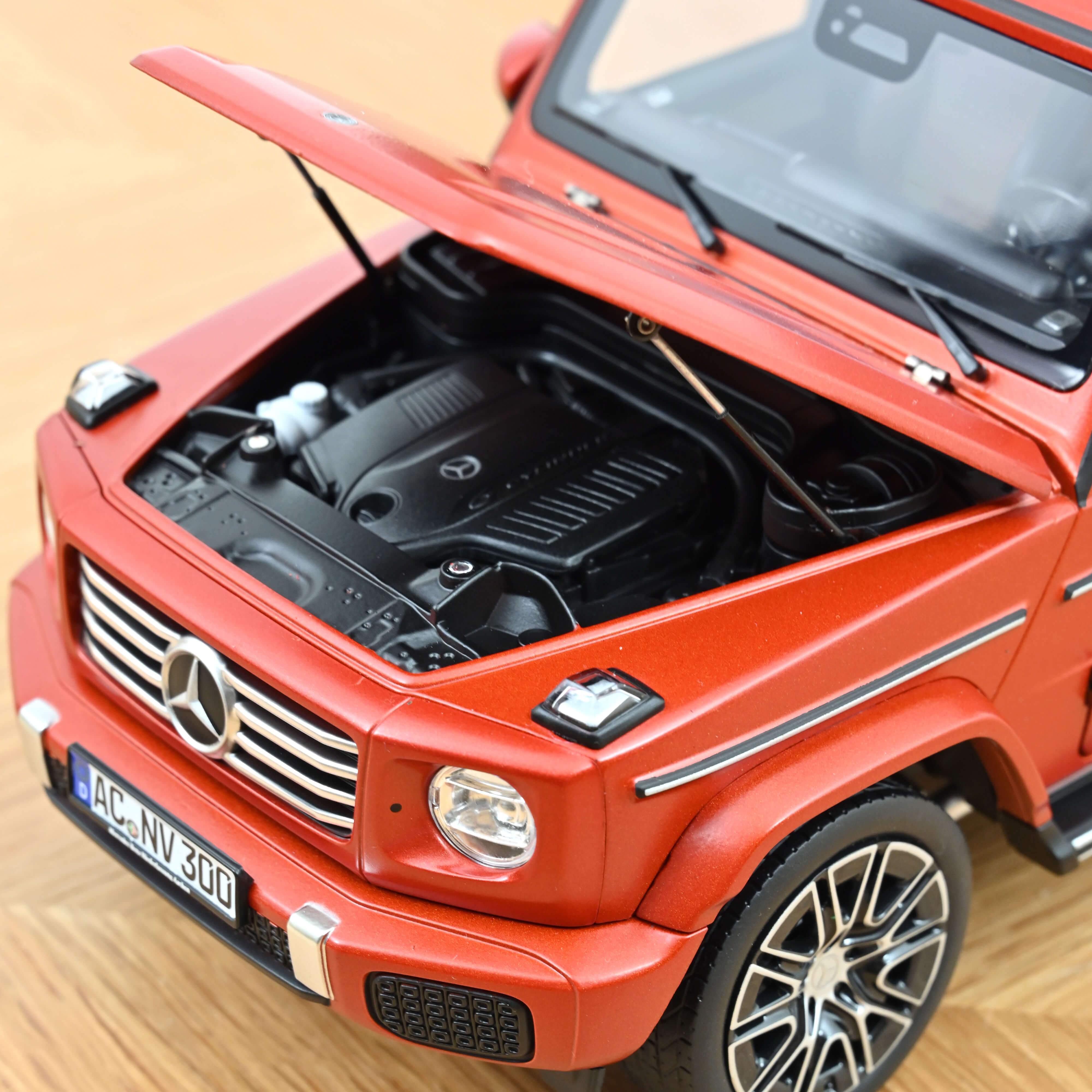 norev-mercedes-benz-classe-g-2024-arancione-rame-opaco-1-18-die-cast image 4