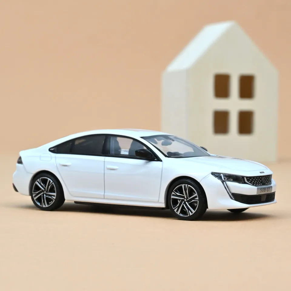 norev-peugeot-508-gt-2018-modello-berlina-1-43-bianco-perla image 1