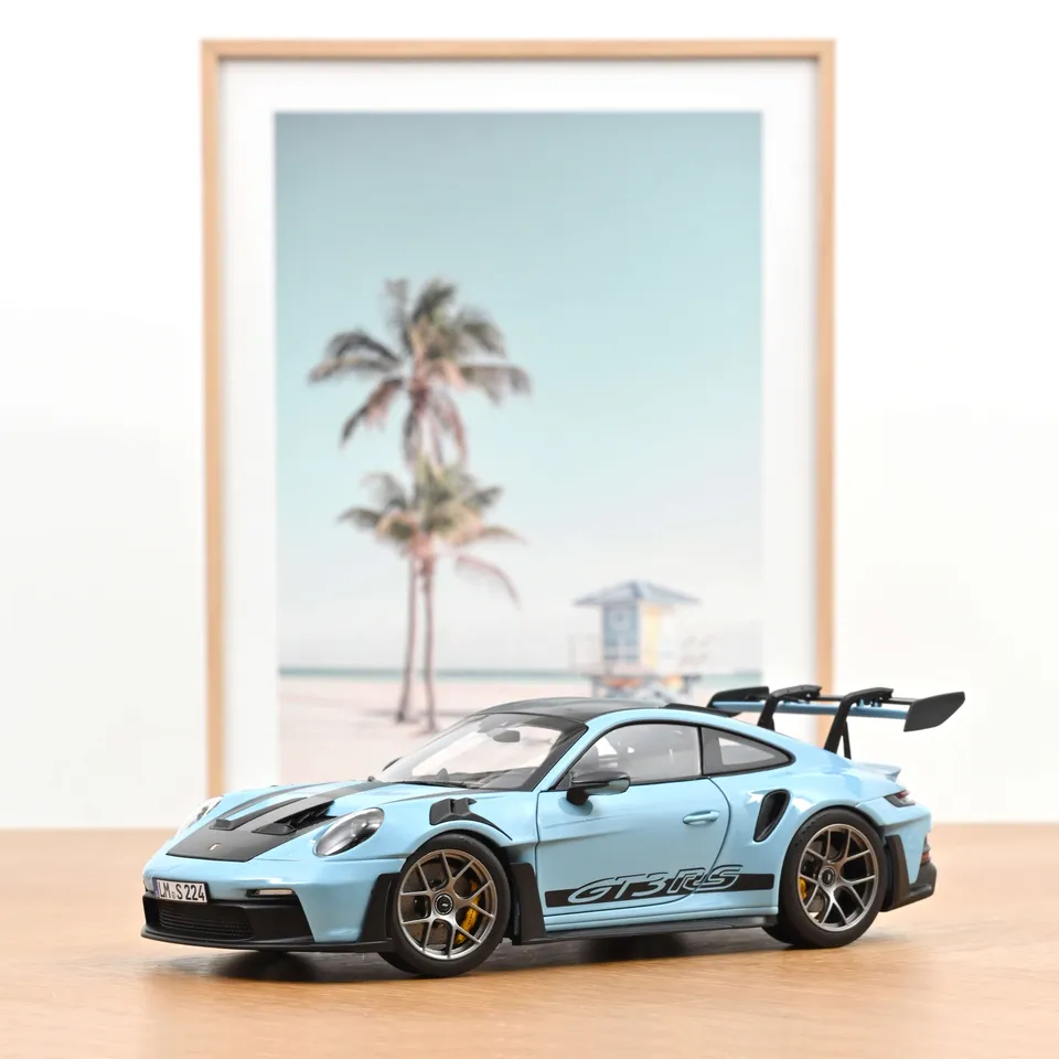norev-porsche-911-gt3-rs-pack-weissach-2022-blu-gulf-1-18 image 1