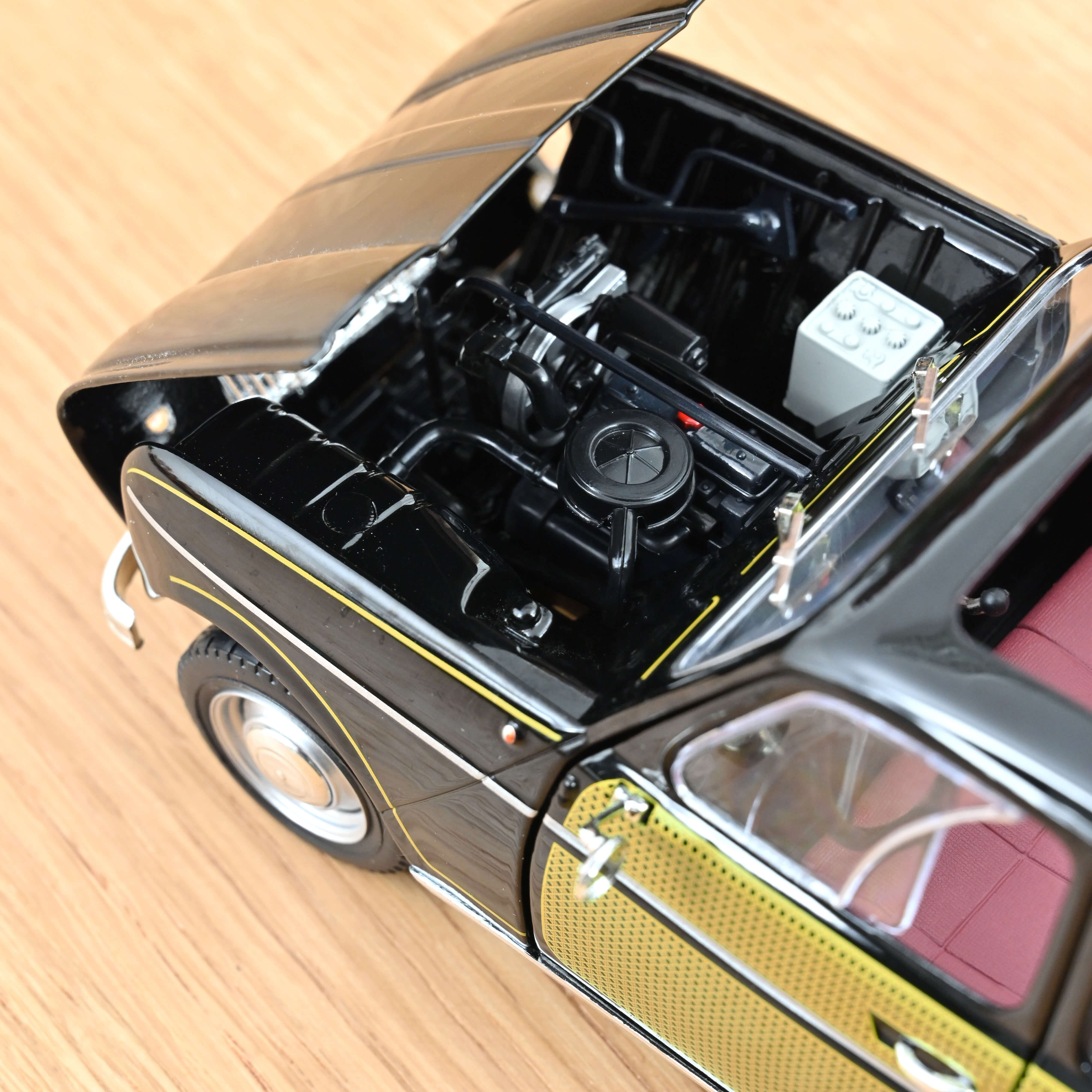 norev-renault-4-parisienne-1963-1-18-nera-e-gialla-edizione-200-pz image 4