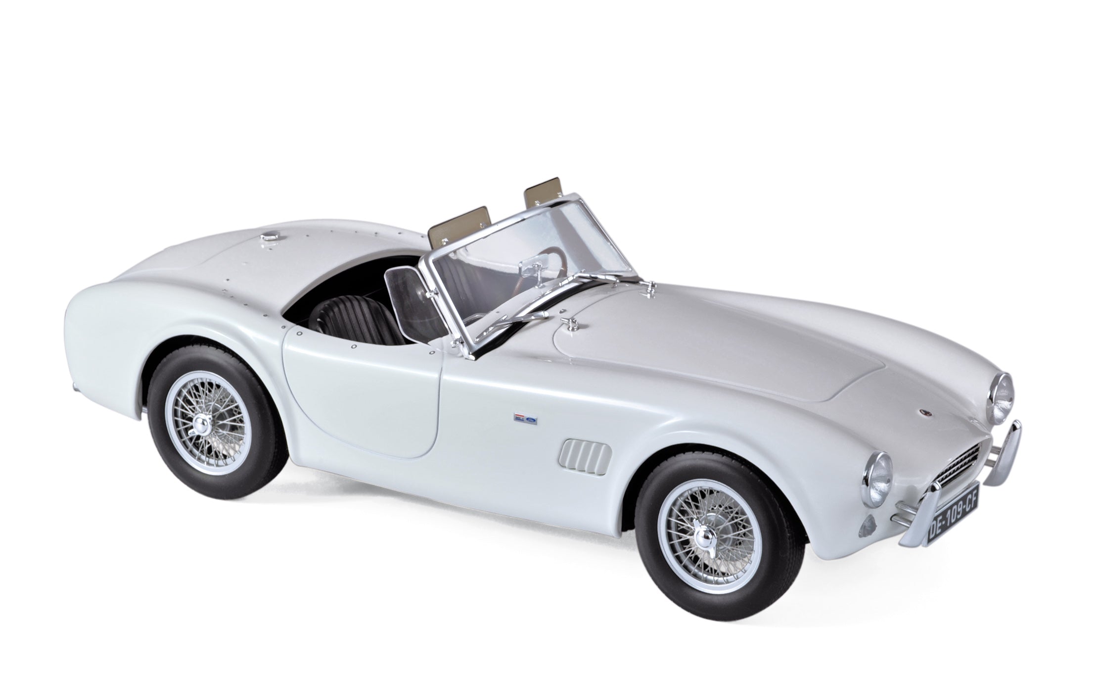 norev-ac-cobra-289-1963-modellino-auto-1-18-bianca image 1