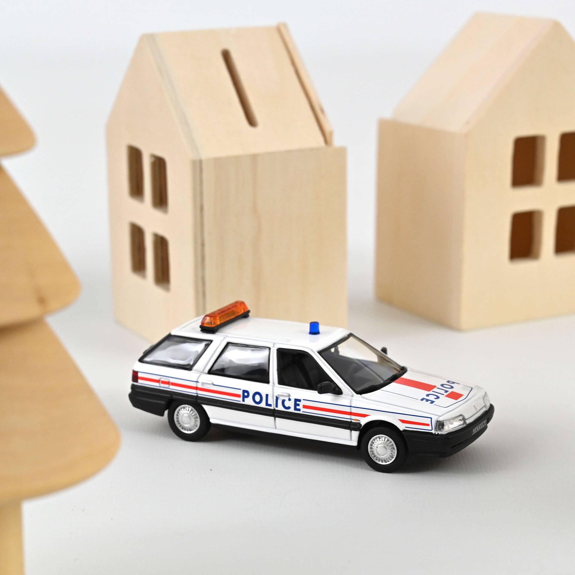 norev-renault-21-nevada-1989-police-nationale-modellino-auto-1-43 image 1