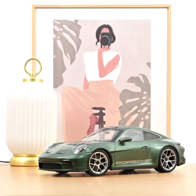 norev-porsche-911-s-t-2023-verde-malachite-metallizzato-1-12-jet-car image 1