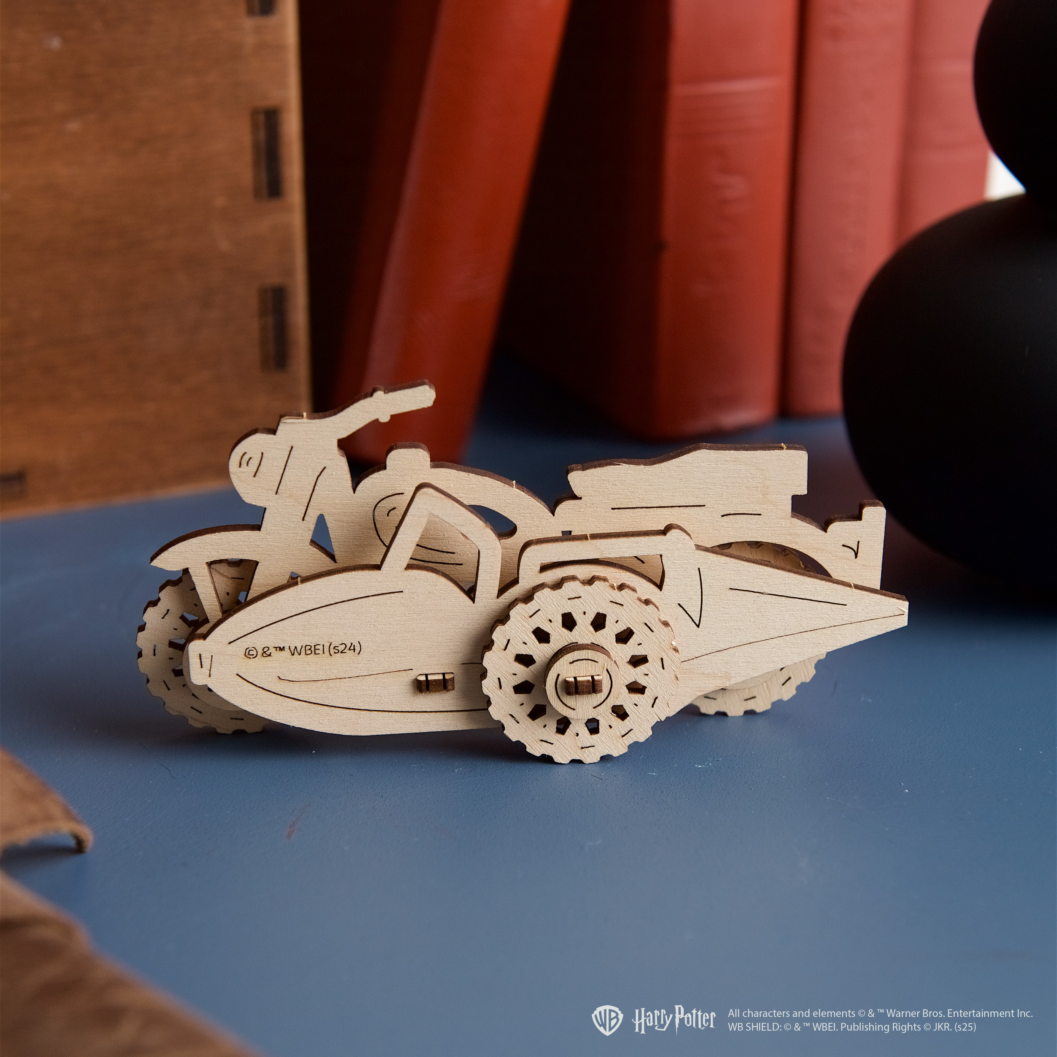 ugears-hagrid-s-flying-motorbike-moto-volante-3d-in-legno-da-colorare image 5