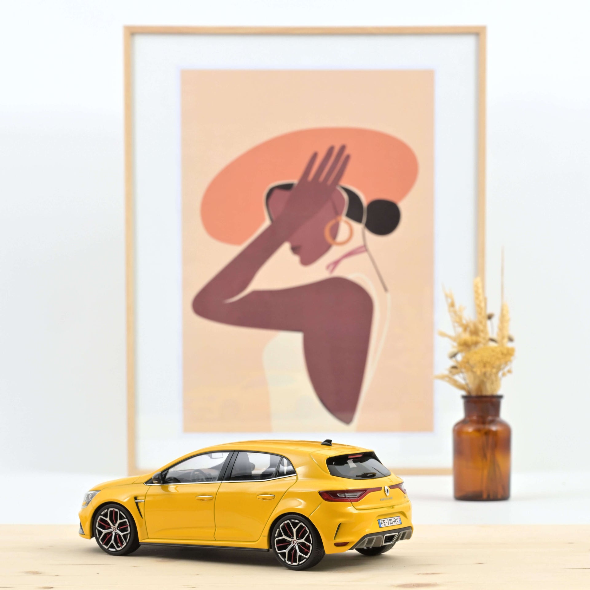 norev-renault-megane-r-s-trophy-2019-sirius-yellow-1-18-sportiva-in-miniatura image 1