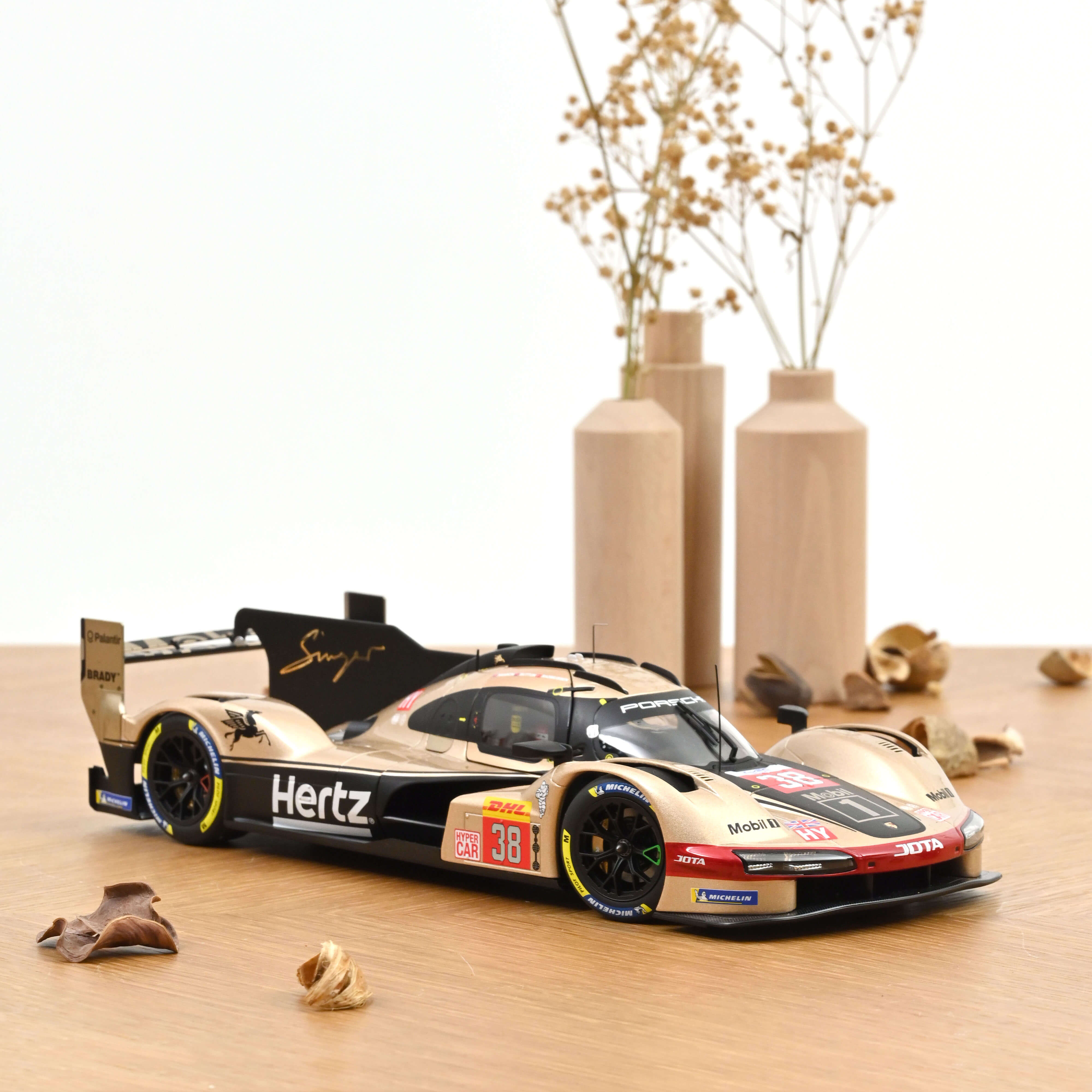 norev-porsche-963-hertz-team-jota-lone-star-lm-2024-modellino-auto-1-18 image 1