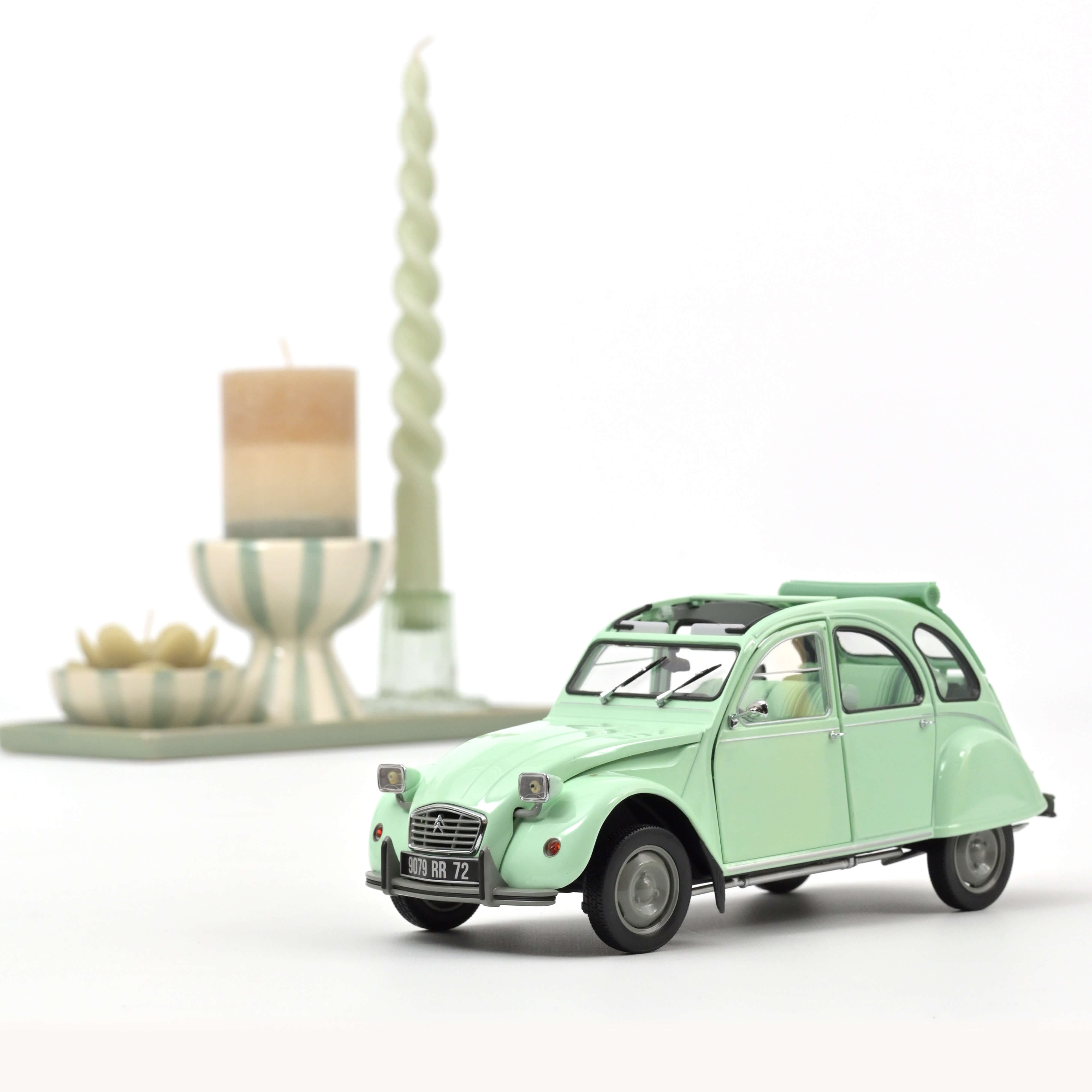 norev-citro-n-2cv-6-club-1982-modellino-auto-1-18-verde-giada image 2