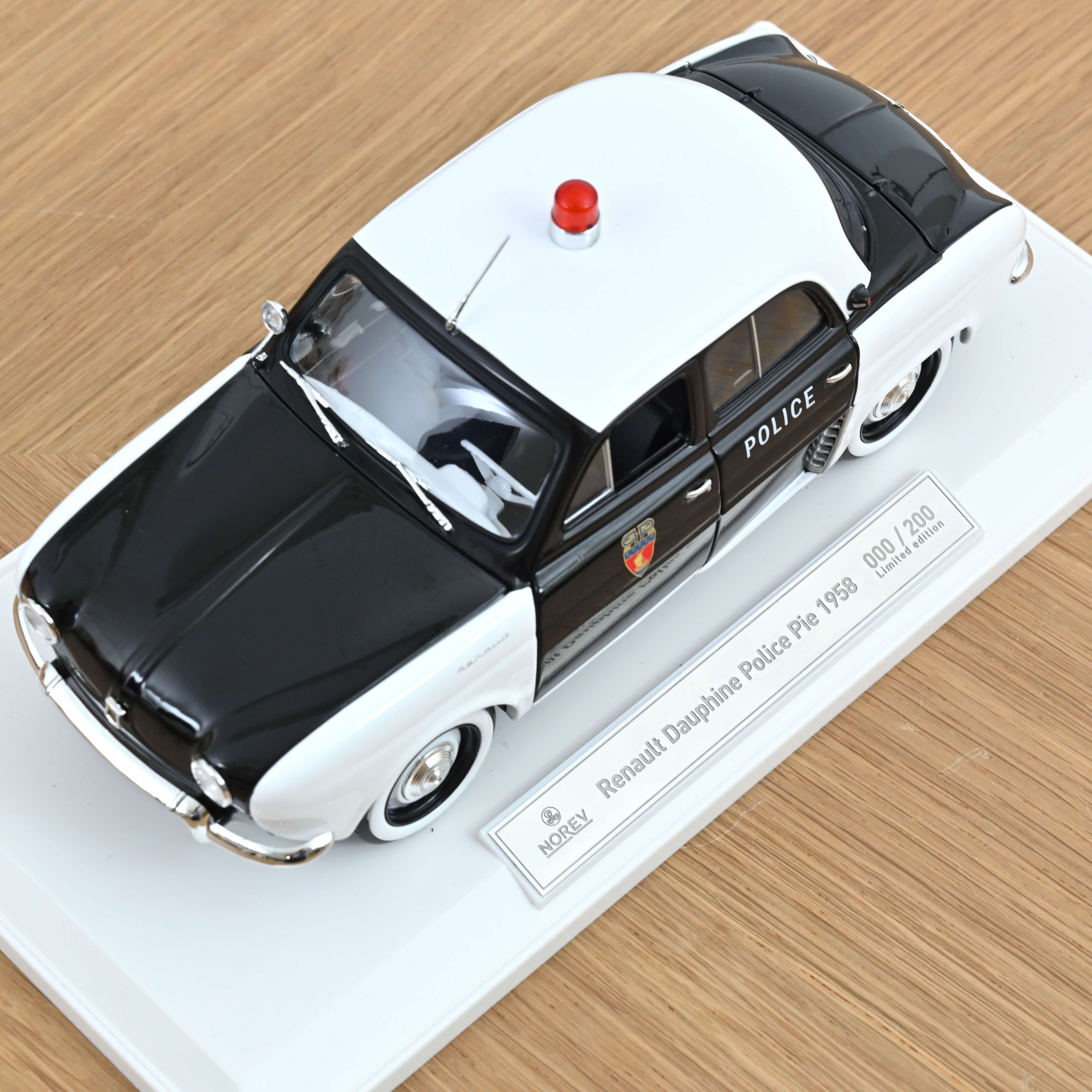 norev-renault-dauphine-1958-police-pie-modellino-auto-1-18-200-pcs image 8