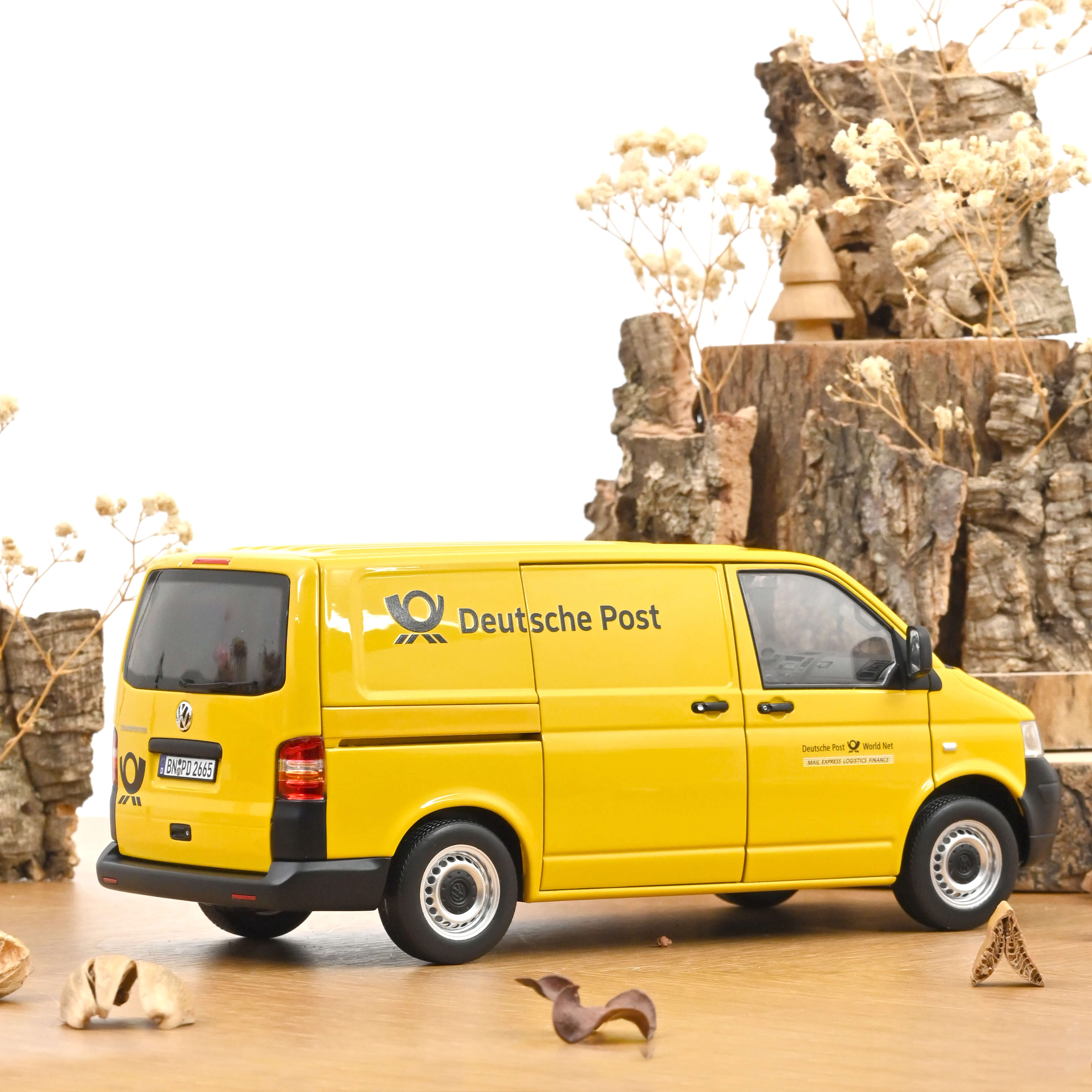 norev-vw-transporter-t5-2003-poste-tedesche-giallo-1-18 image 4