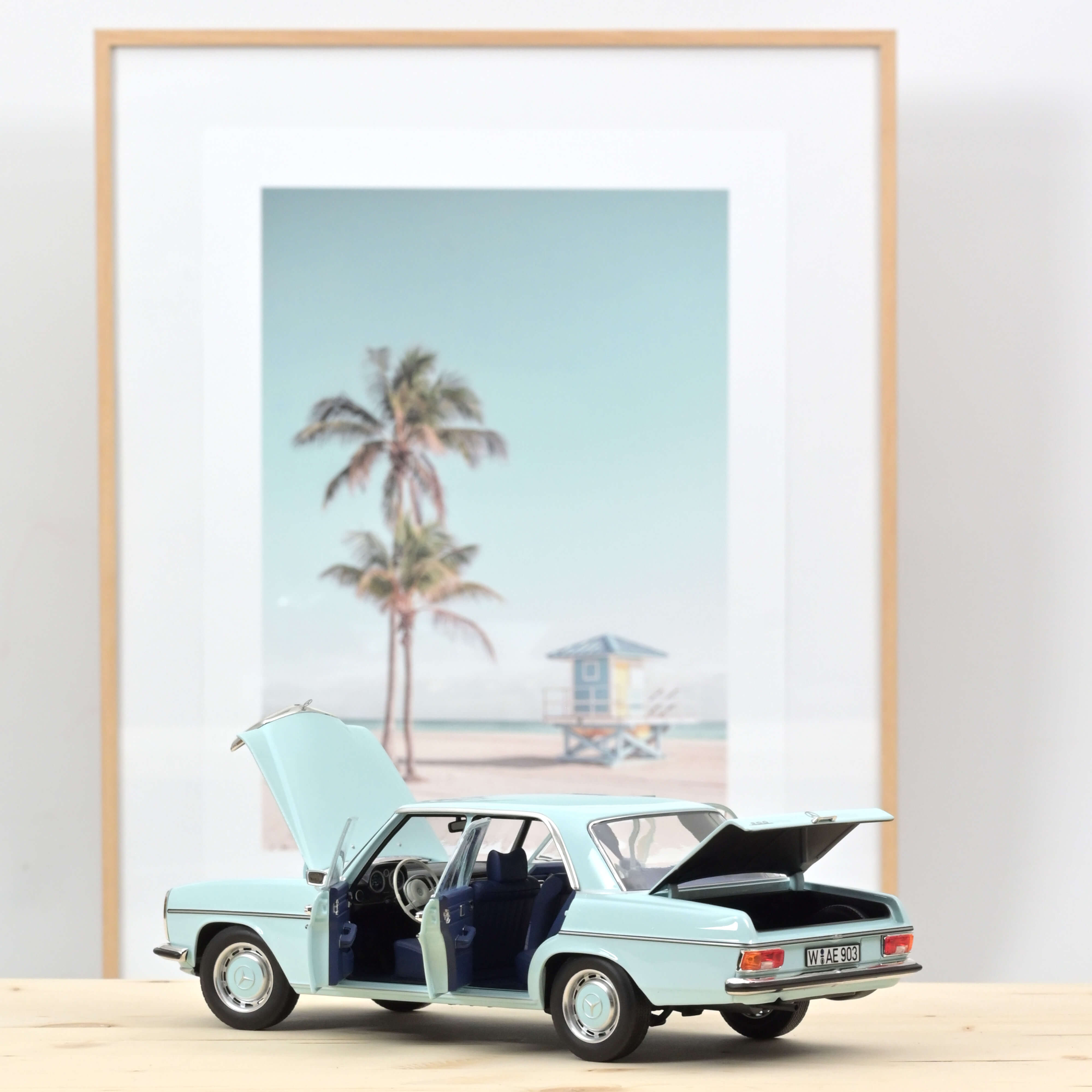 norev-mercedes-benz-200-1968-modellino-die-cast-1-18-azzurro-chiaro image 2