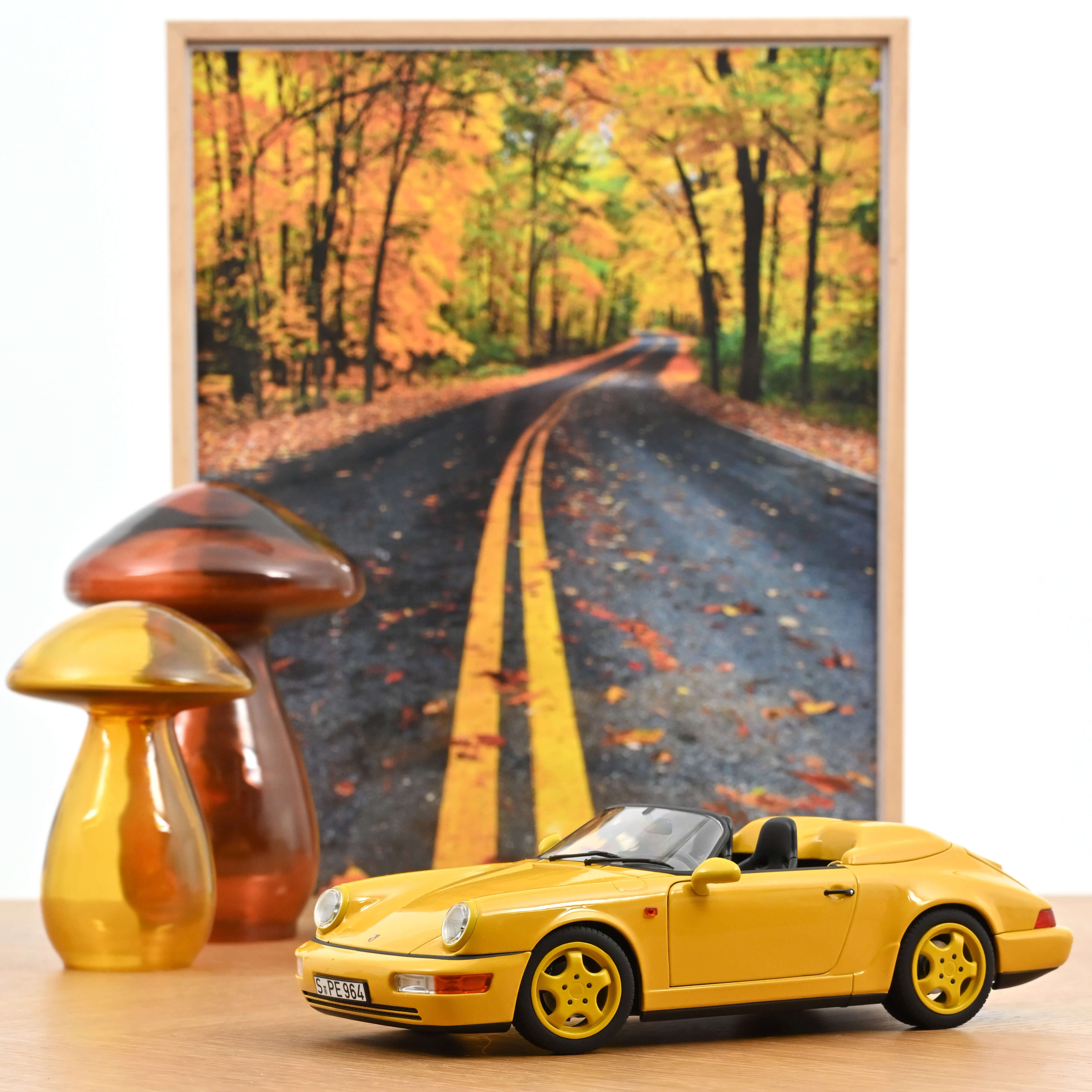 norev-porsche-911-speedster-1993-jaune-speed-modellino-auto-1-18 image 1