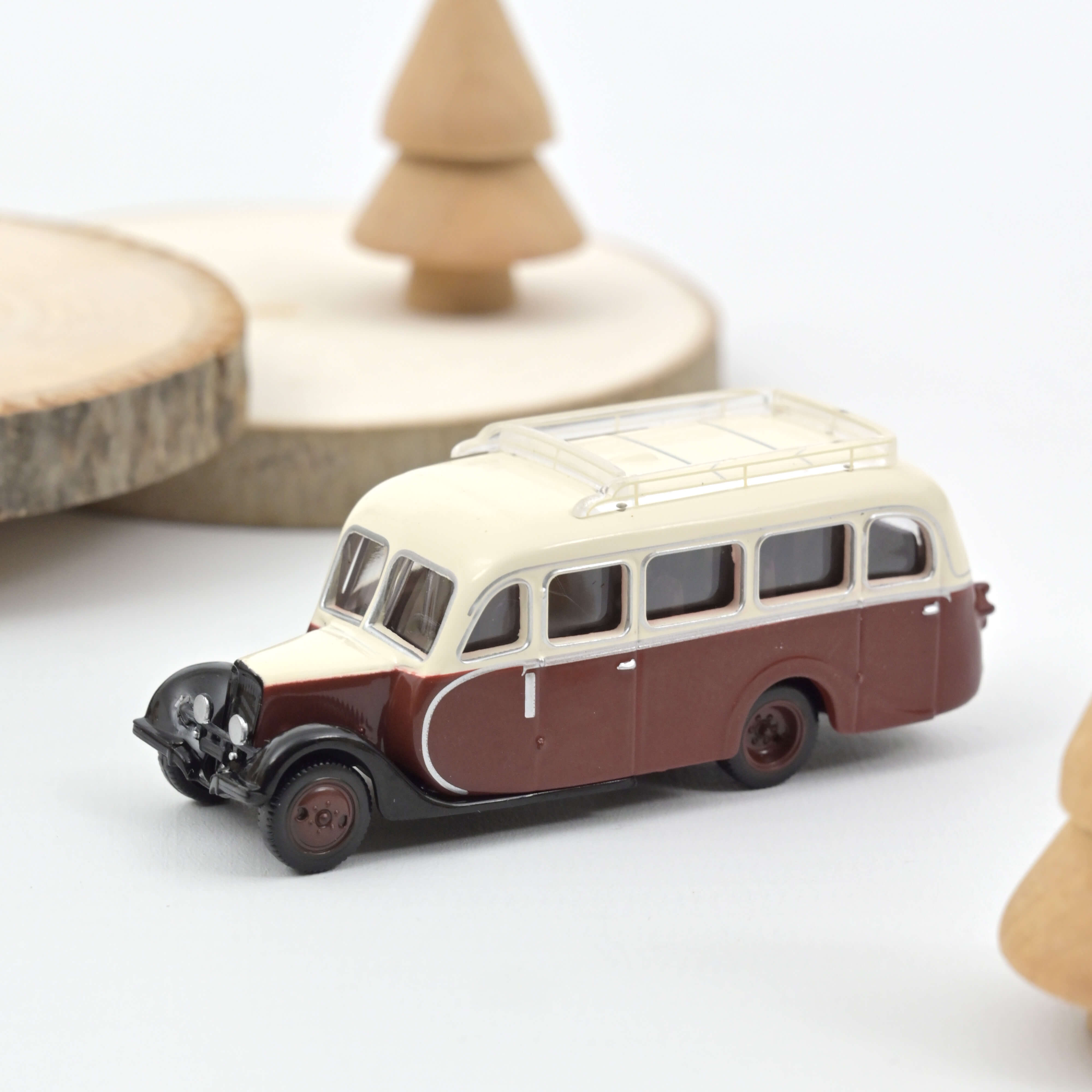 norev-citro-n-u23-autocar-1947-marrone-e-crema-1-87-modellino-die-cast-minijet image 1