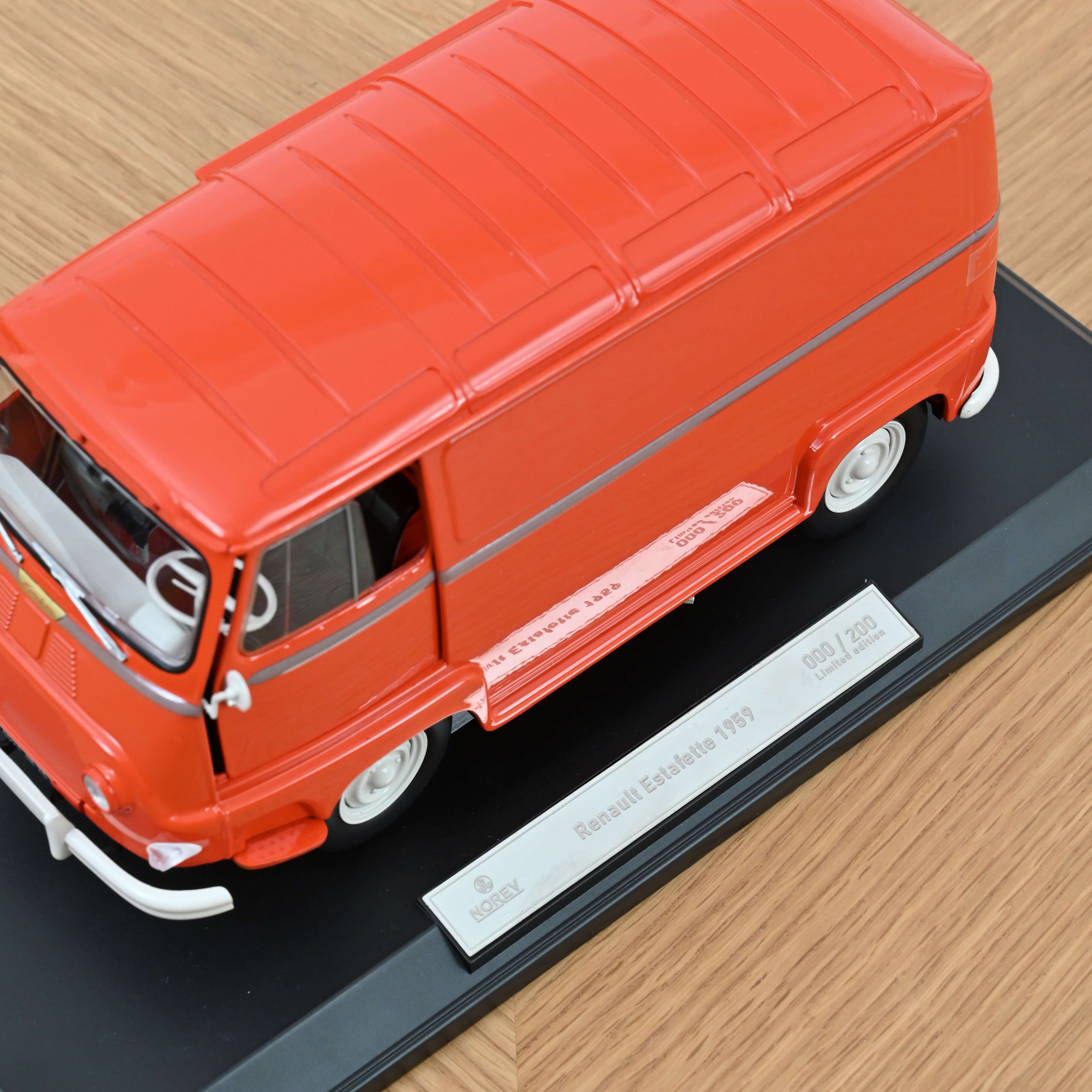 norev-renault-estafette-1959-orange-1-18-edizione-limitata-200-pz image 4