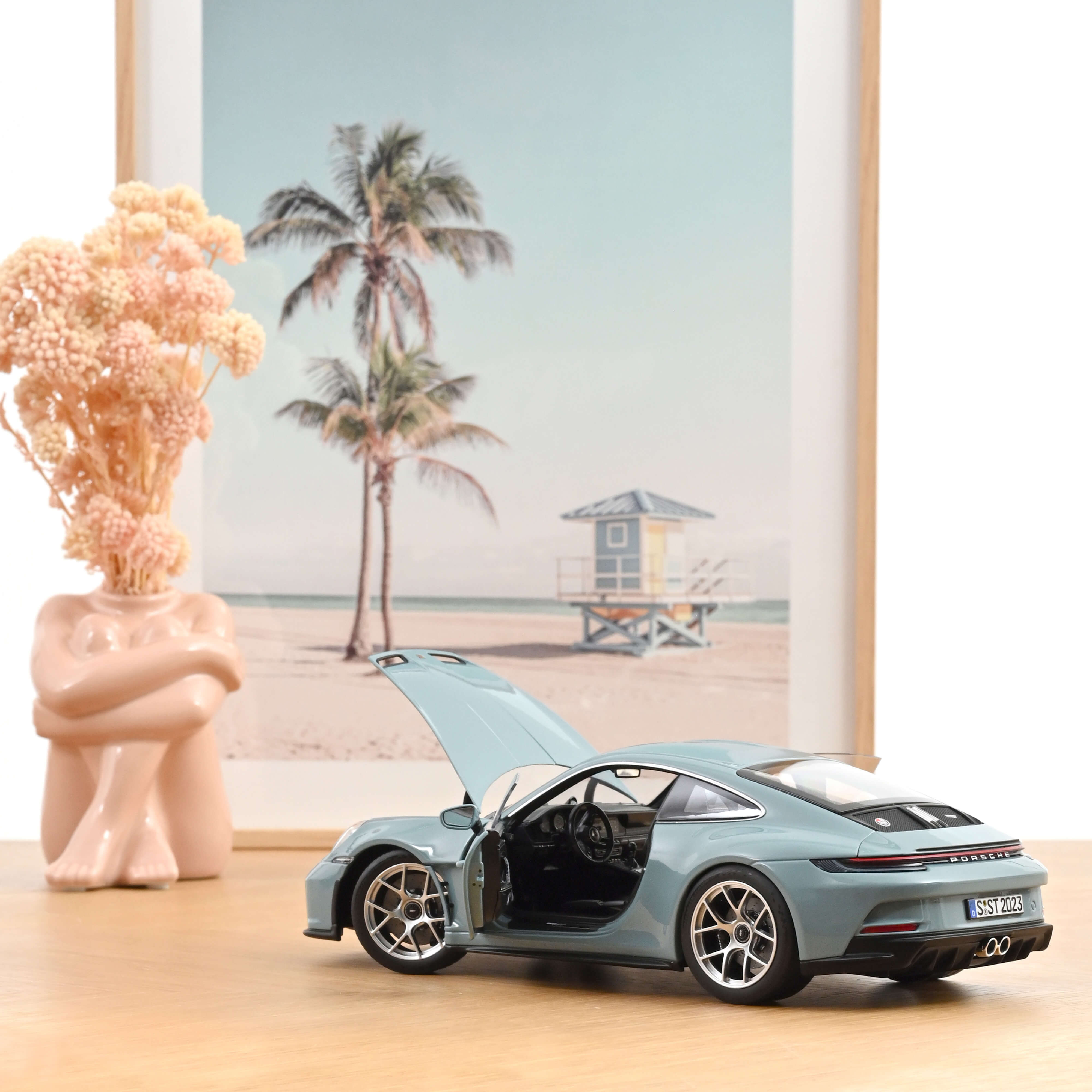 norev-porsche-911-s-t-2023-bleu-meissen-1-18 image 2