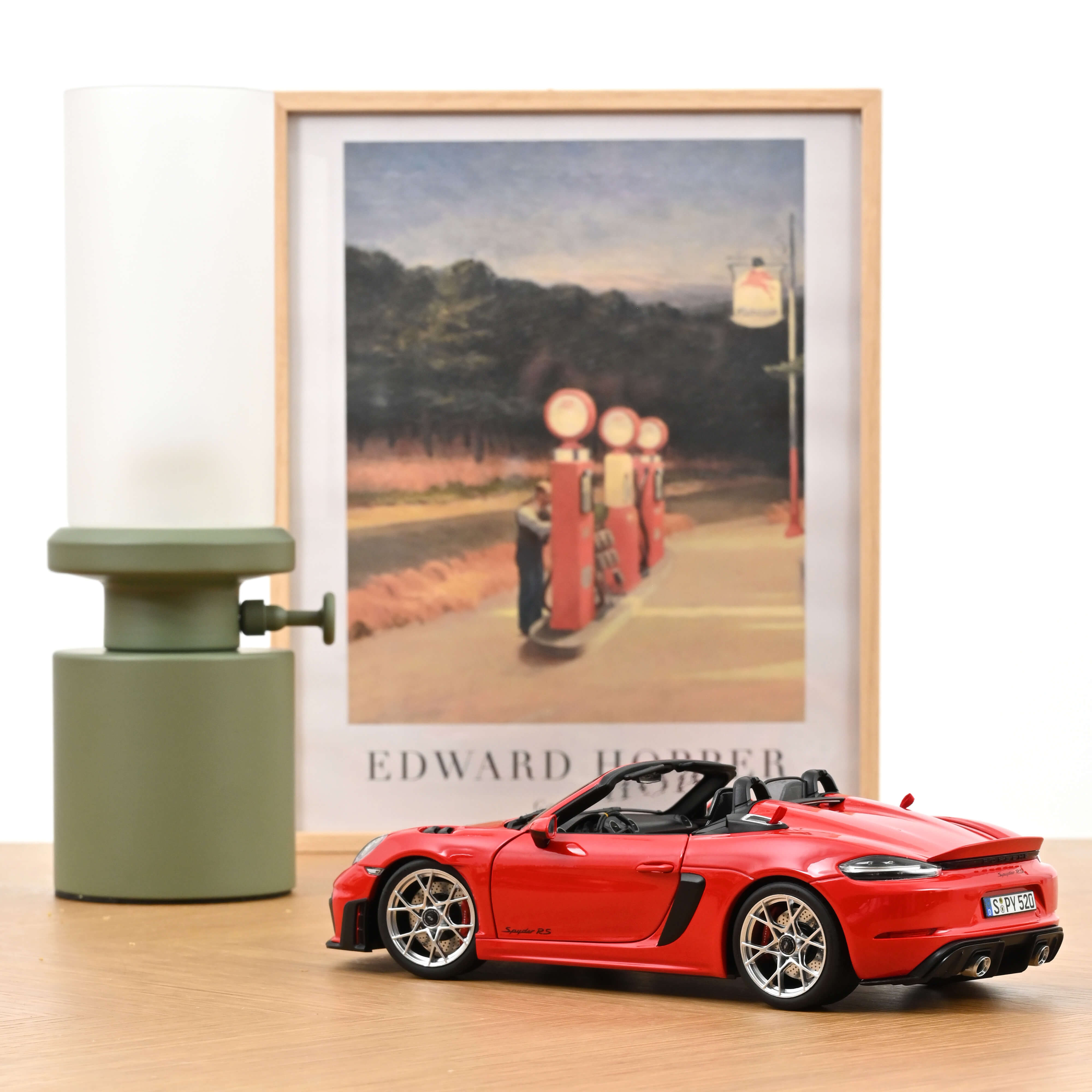 norev-porsche-718-spyder-rs-2023-modellino-auto-1-18-rouge-indien image 2
