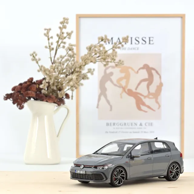 norev-vw-golf-gti-2020-modellino-auto-1-18-grigio image 1