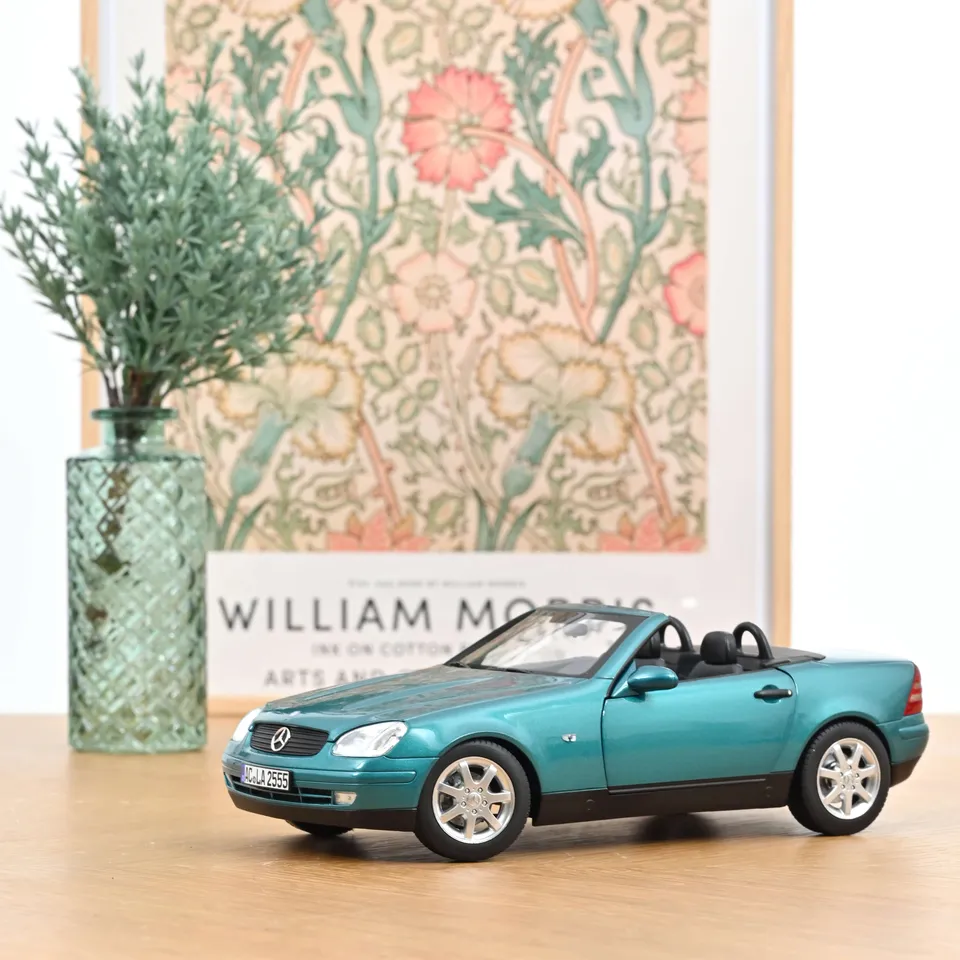 norev-mercedes-benz-slk-1996-verde-vivianit-1-18 image 1