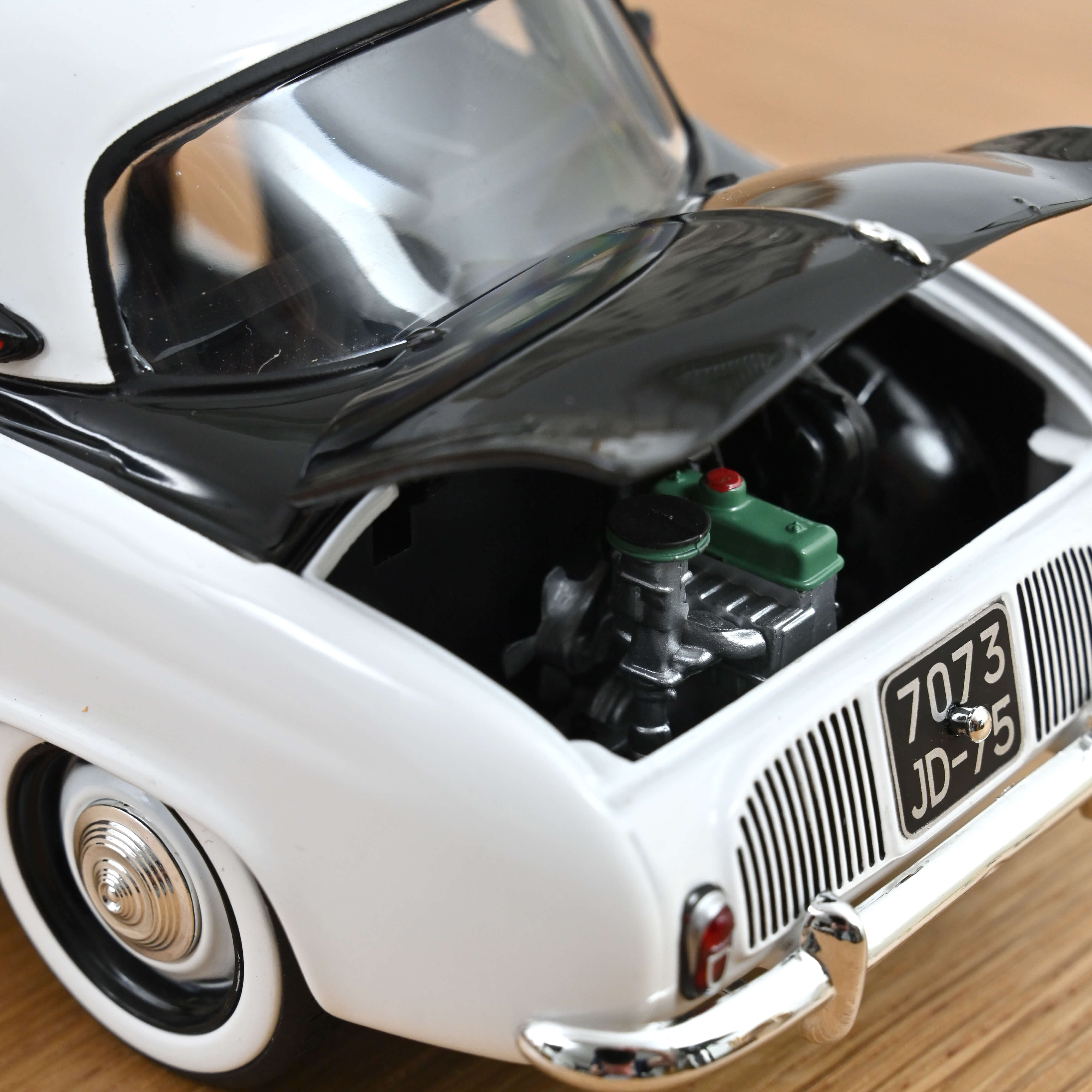 norev-renault-dauphine-1958-police-pie-modellino-auto-1-18-200-pcs image 7
