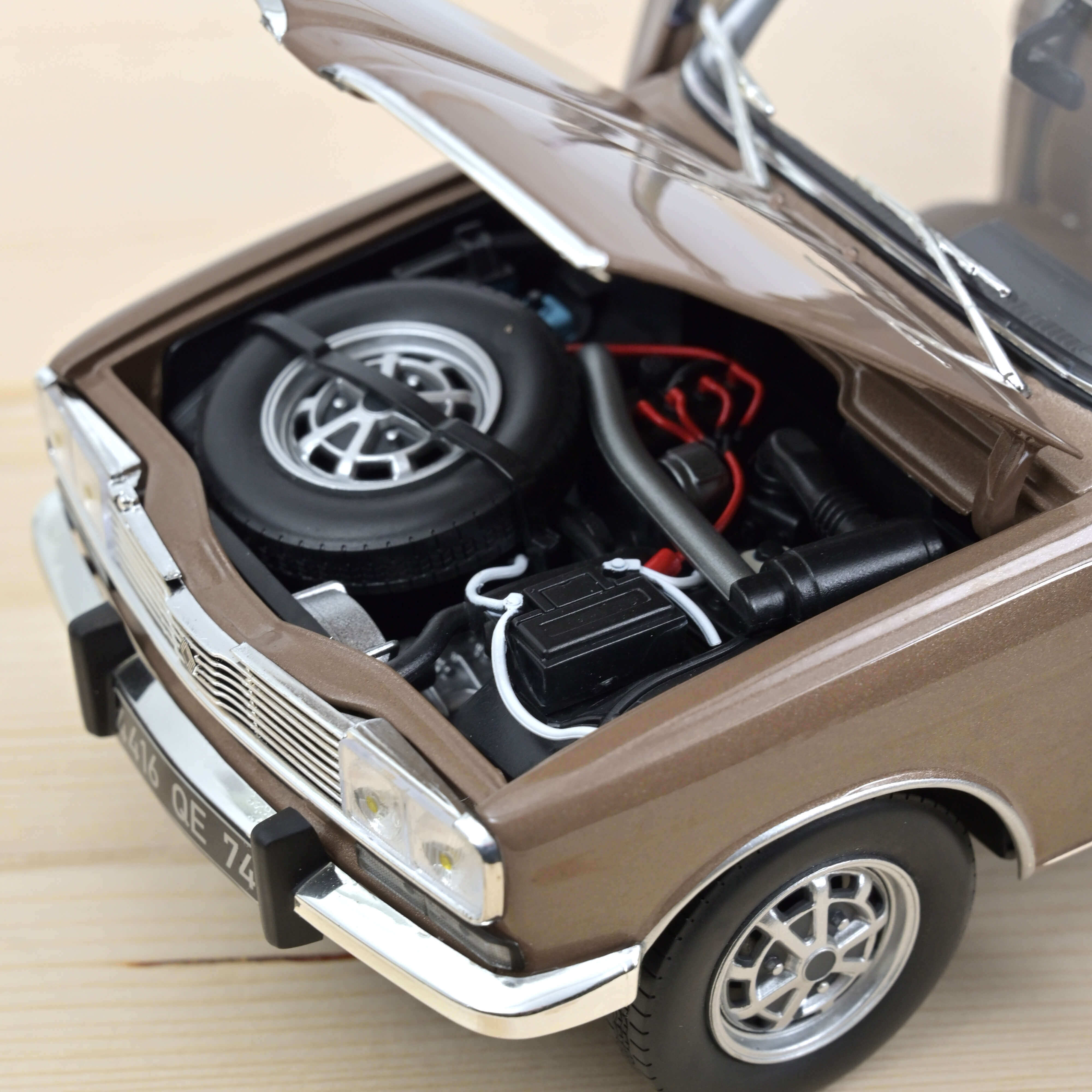 norev-renault-16-tx-1974-beige-metallizzato-r16-modellino-1-18 image 3