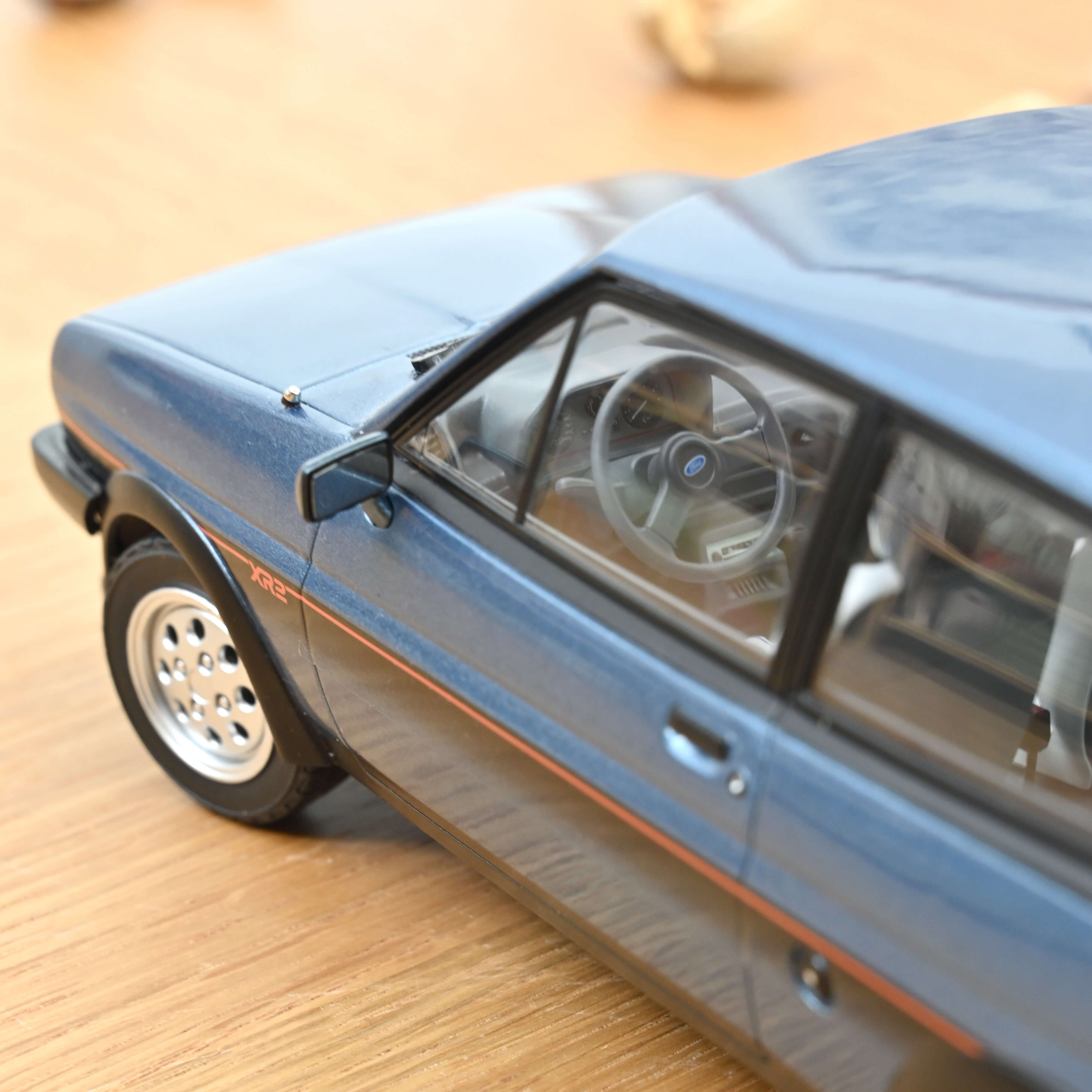 norev-ford-fiesta-xr2-1981-blu-metallizzato-modellino-auto-1-18 image 3