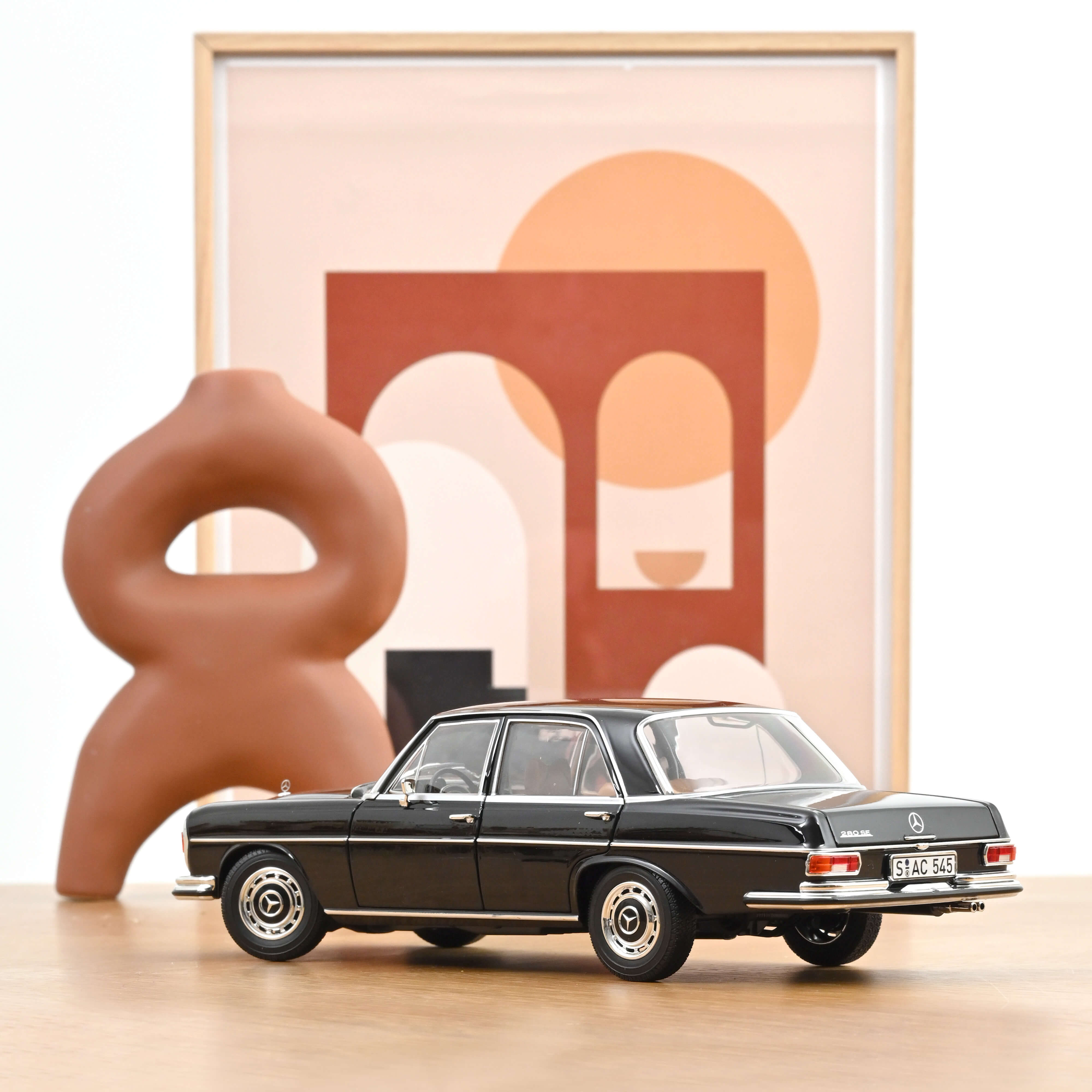 norev-mercedes-benz-280-se-w108-1968-modellino-auto-1-18-nero image 3