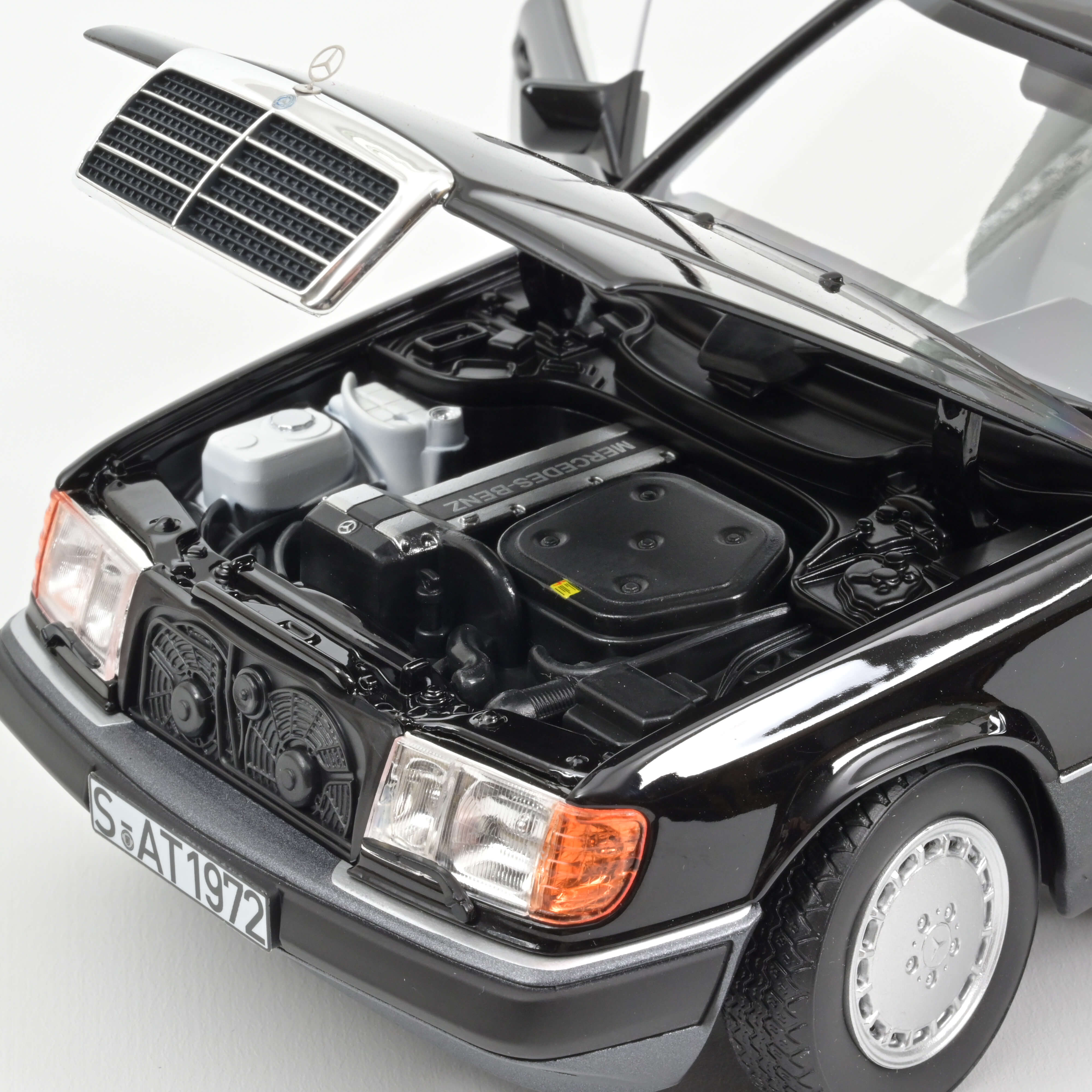 norev-mercedes-benz-300-ce-24-coup-1990-modellino-auto-1-18-nero-metallizzato image 3