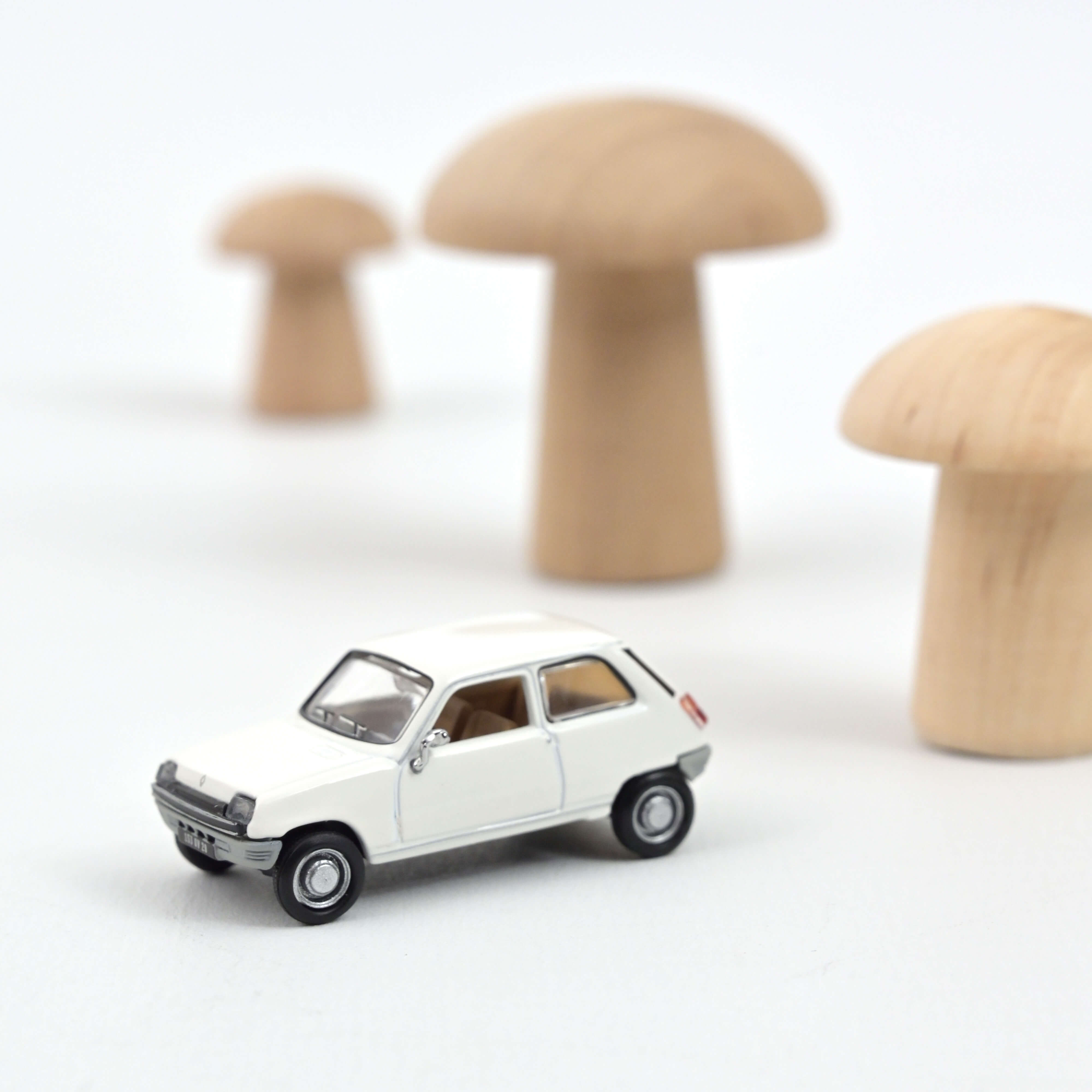 norev-renault-5-tl-1972-modellino-auto-1-87-bianco image 1