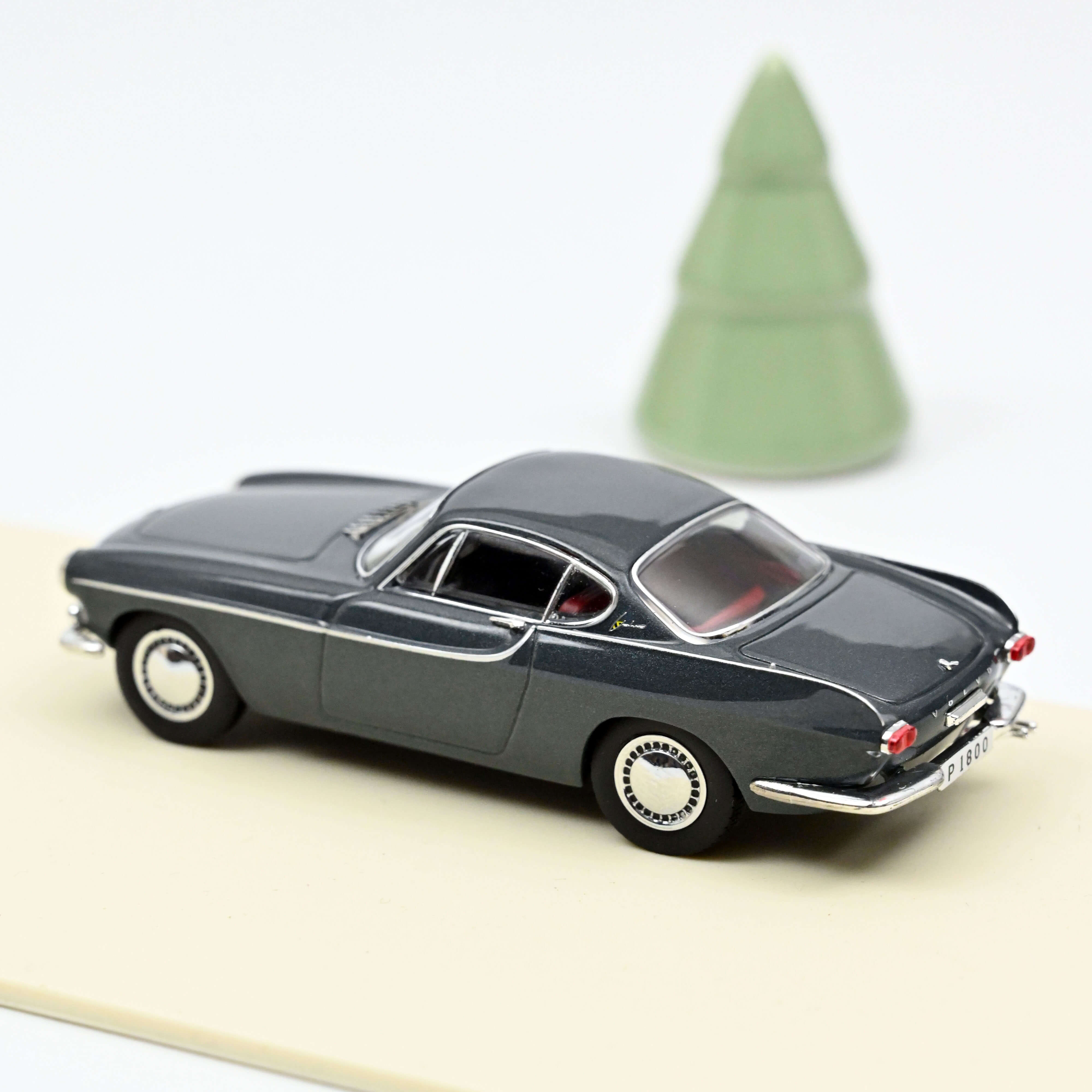 norev-volvo-p1800-1963-modellino-auto-1-43-grigio-metallizzato image 1