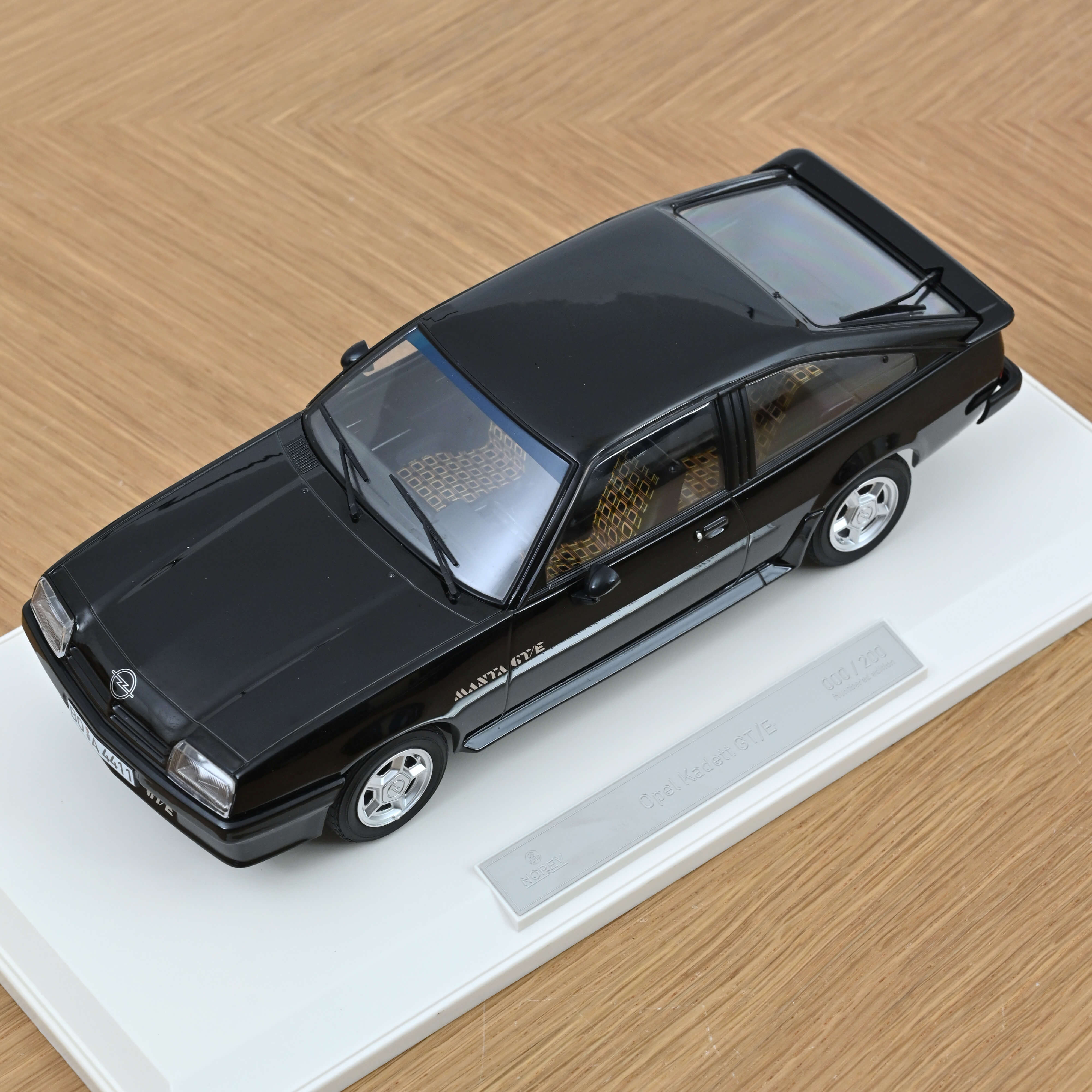 norev-opel-manta-cc-gt-e-1982-nero-1-18-modellino-die-cast-edizione-limitata-200 image 4