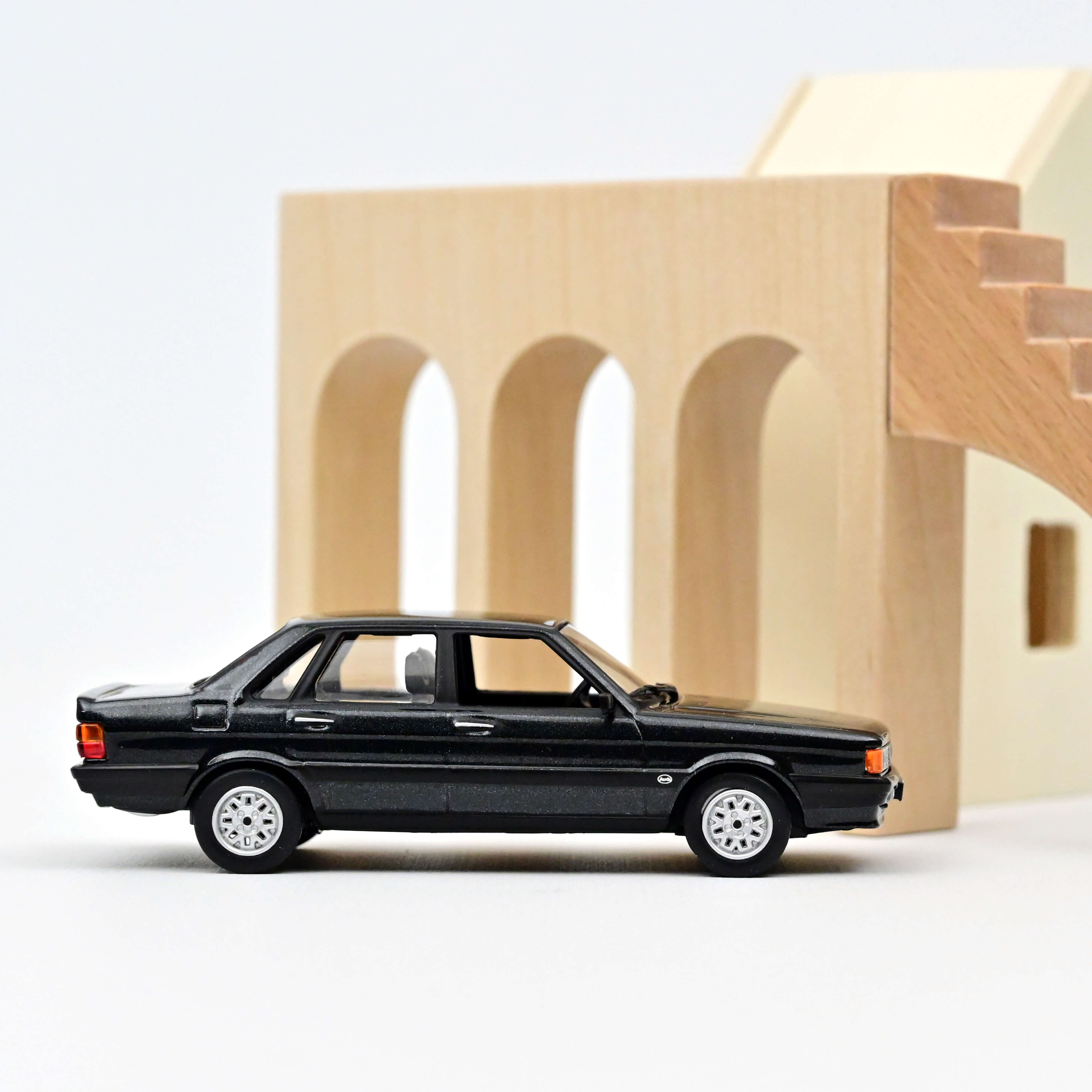 norev-audi-80-quattro-1985-grigio-scuro-metallizzato-1-43-modellino-youngtimer image 1