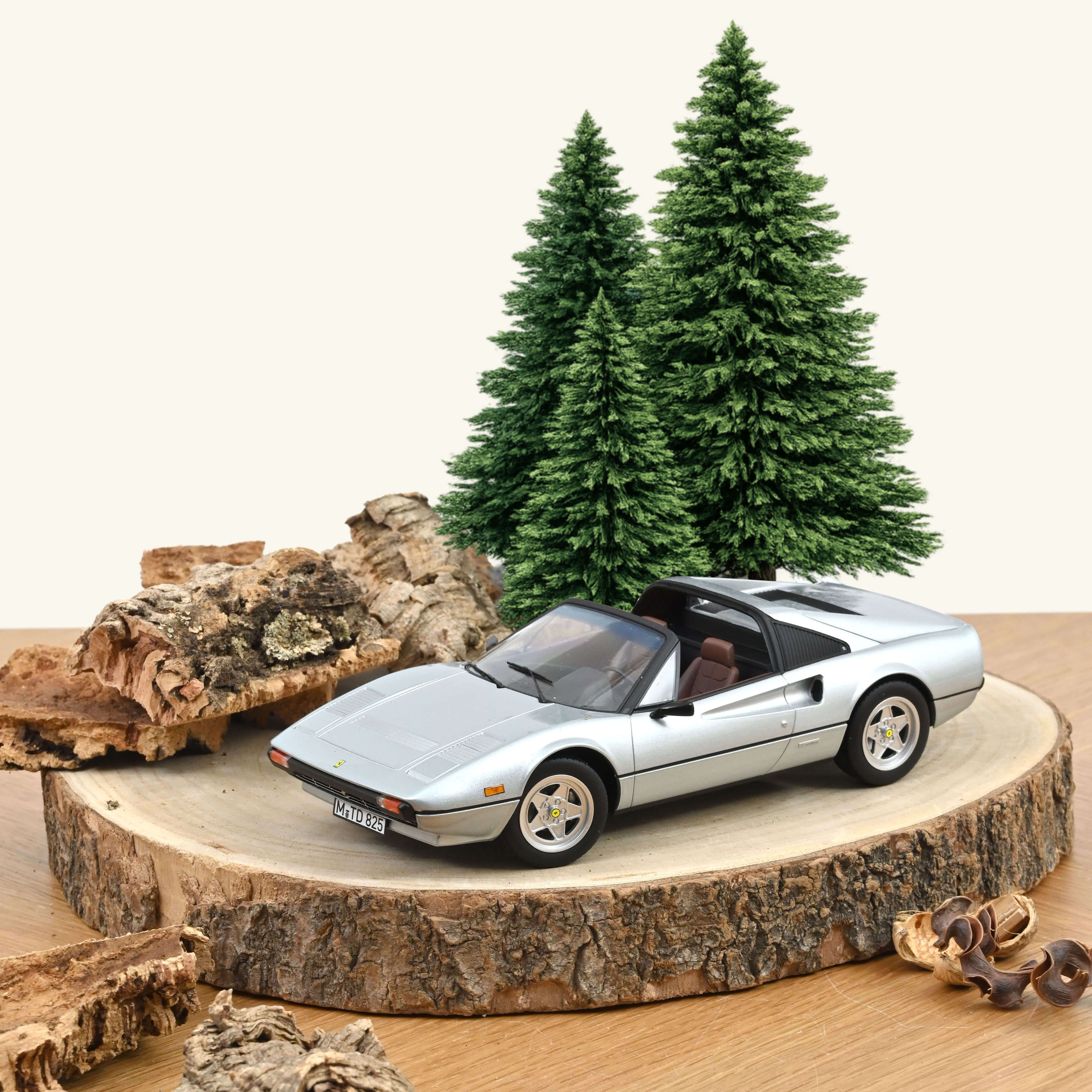norev-ferrari-308-gts-1982-modellino-auto-1-18-argento image 1