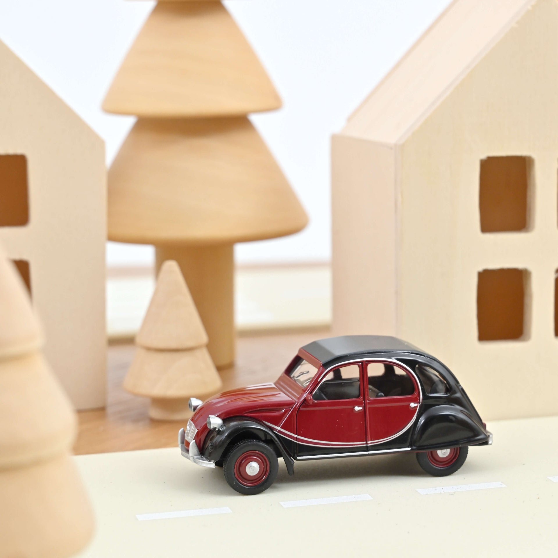 norev-citro-n-2cv-charleston-1982-modellino-auto-1-54-rosso-delage-e-nero image 1