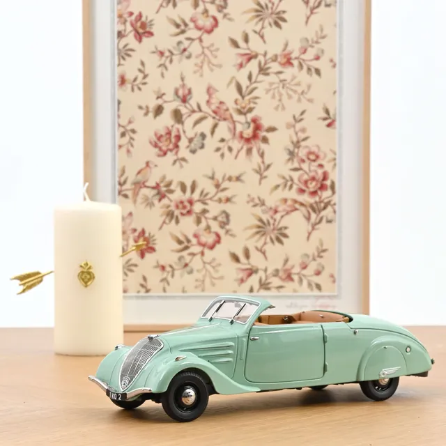 norev-peugeot-402-eclipse-1937-vert-1-18-serie-limitata-200-pezzi image 1