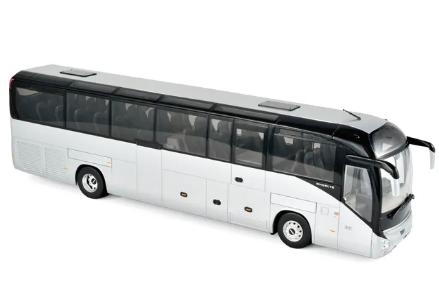norev-iveco-bus-magelys-euro-vi-2014-modellino-autobus-1-43-argento image 1