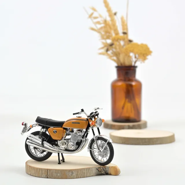 norev-honda-cb750-1969-modellino-moto-1-18-arancione-metallizzato image 1